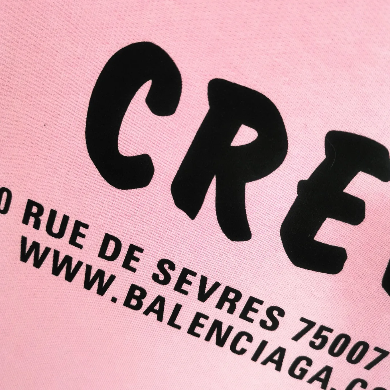 Supplementary details - the top tested version BALENCIAGA Balenciaga CREW staff limited to male and female couples star autumn and winter pure cotton hoodie sweatshirt hooded. As a Balenciaga 20th anniversary employee limited short-sleeve, full of Parisian feelings, highly recommended! ! The letters on the chest are also very simple and elegant, and the shape is super OS. The whole dress has been washed, and the 480g combed cotton terry fabric is very textured and you can touch it! High-definition imported glue and high-coverage screen printing on the chest, the dots are very precise. Color: Peach Pink Lemon Yellow Black White Size: XS-L P:430