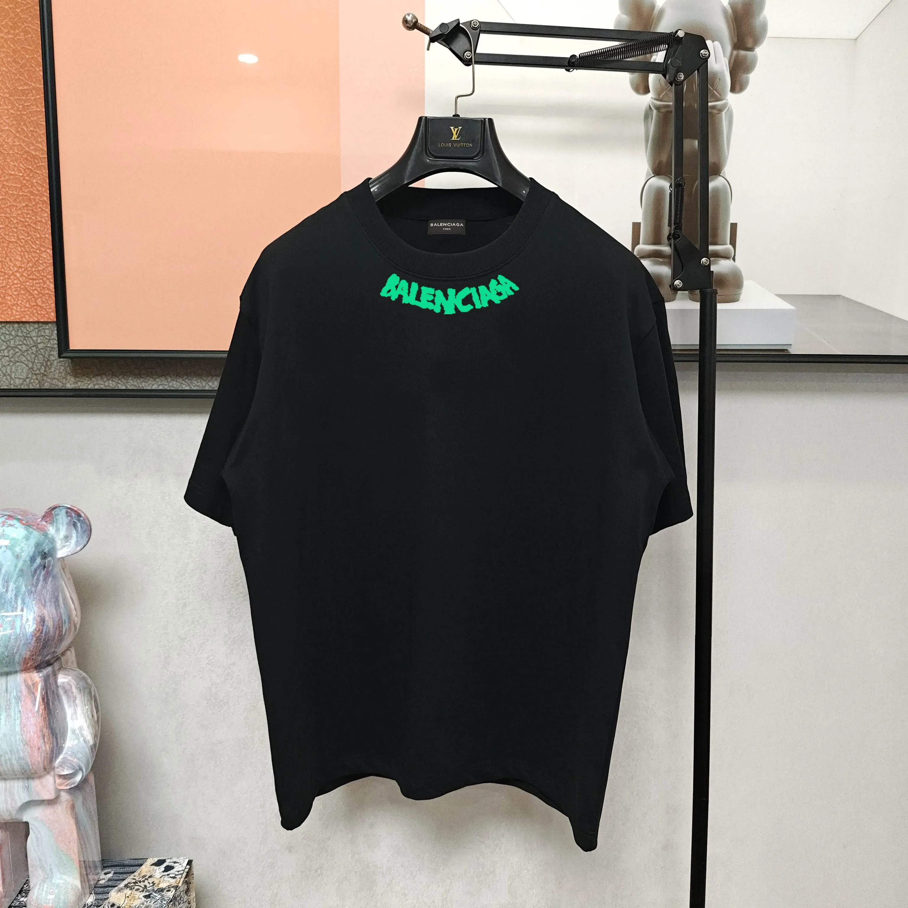 🅿️180 Balenciaga 🌟New summer style🎽made of pure cotton fabric, super soft and skin-friendly! High-grade hand-painted printing with logo, design embellishment, neat and detailed wiring inside, making the upper body fashionable! High-end and versatile model, the quality is visible! Size: S-XXL Color: black, white