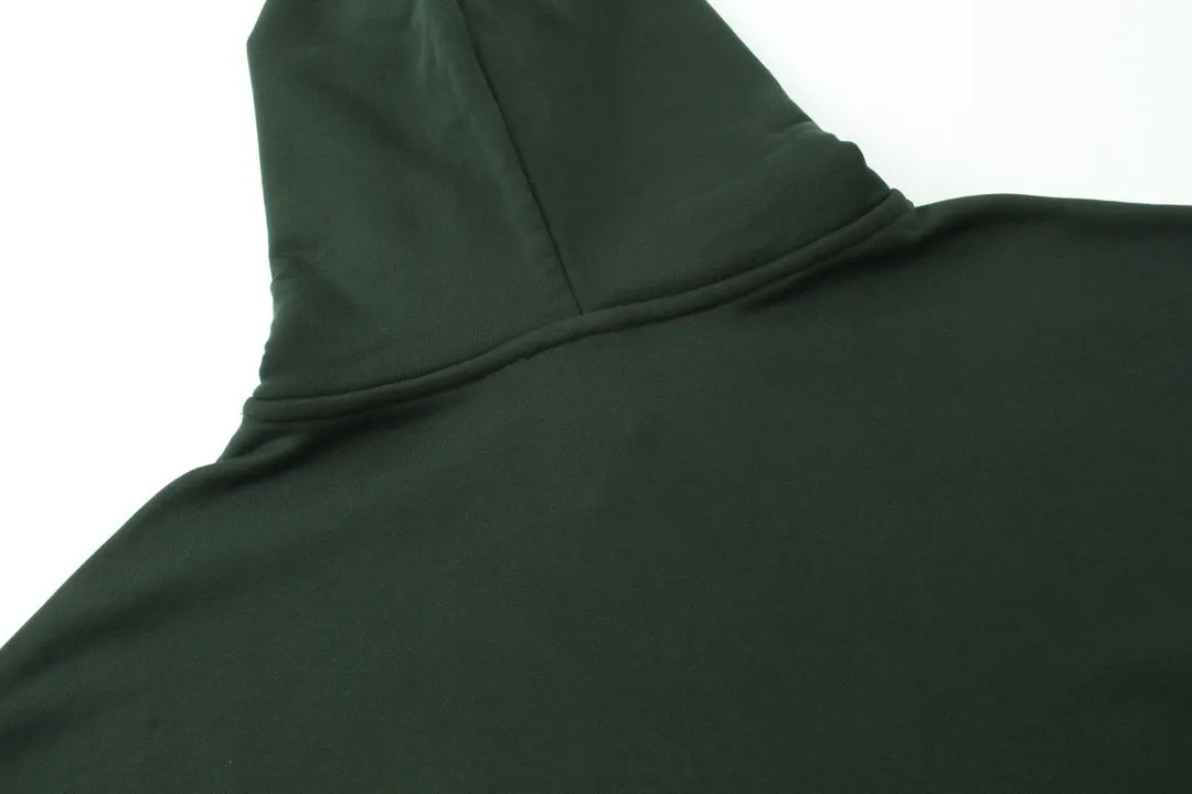 🅿️300 Detailed picture [Top version. Official website quality] BALENCI*GA/Paris co-branded Adidas embroidered front LOGO long-sleeved hooded sweatshirt. The fabric is made of Paris ZP custom-woven and dyed cotton sweatshirt. The weight is 450 grams, the cloth surface is clean. The cloth pattern is clear, soft and comfortable. The color fastness is good. It is not easy to change color. The threads are dyed with no color difference. The LOGO pattern letters are embroidered using imported embroidery machines, and the letters are three-dimensional and full. It is produced in Jubie market based on pictures, and comparisons are welcome. Restored brick cabinets. The version adopts OS loose shoulder design. Same style for men and women. Code: BL238017 Color: dark green, black Size: XS S M L