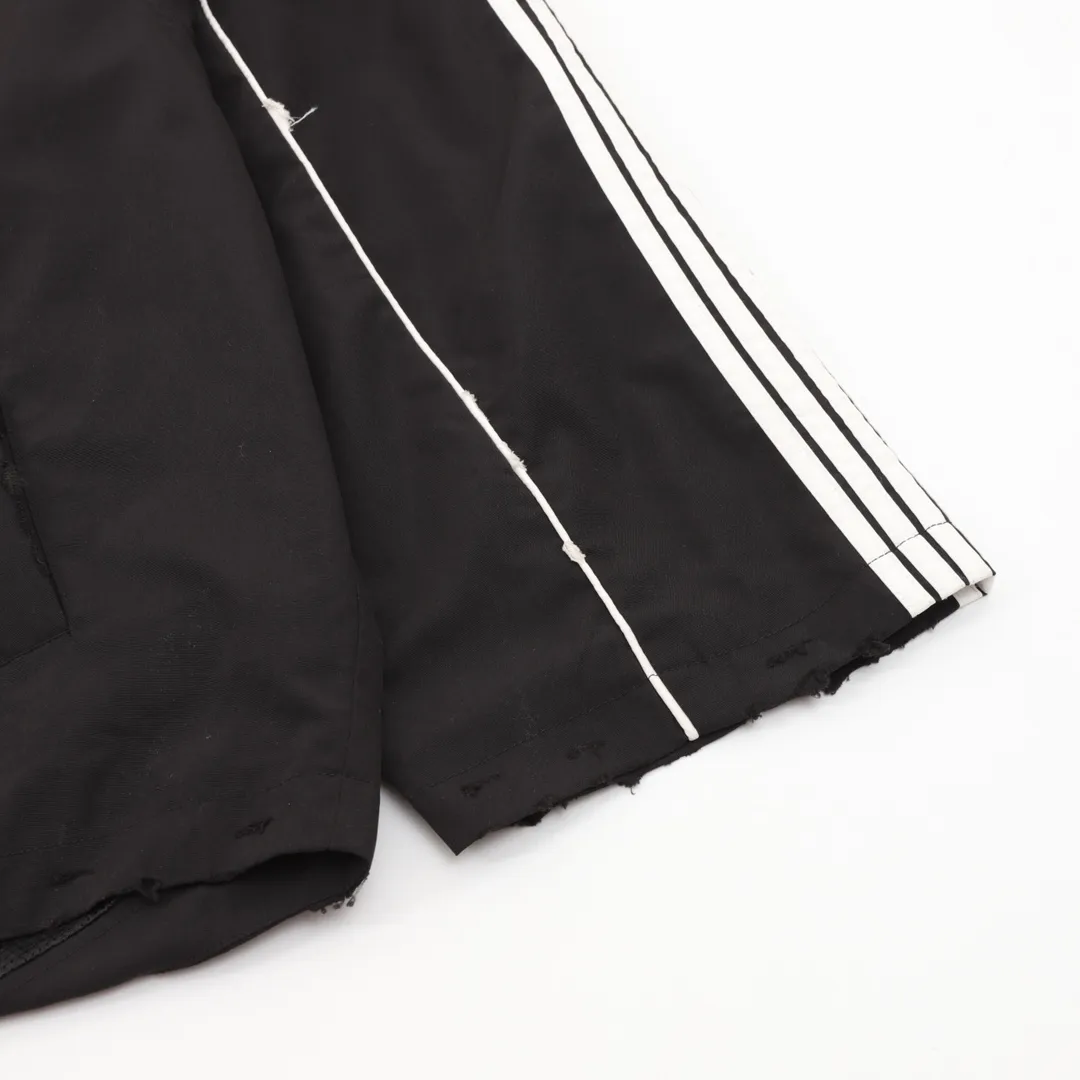 🅿️560 Balenciaga/Balenciaga BLCG 25FW five-stripe half-ring embroidered sports suit, light luxury, a must-have item for daily commuting for men and women, correct version, welcome to compare, detailed features · Customized matt Taslan jacket fabric · The fabric has undergone a waterproof coating process · The lining is made of three-level polyester bird's eye mesh · OS ultra-loose silhouette design · Side zipper pockets Stand-up collar design · Internal zipper pocket design · Mold-made custom hardware zipper Jacket double slider design · Splicing and inlay technology · Zipper pocket on the side of trousers · Original main mark washed tag packaging Color: Black Size: 46-52