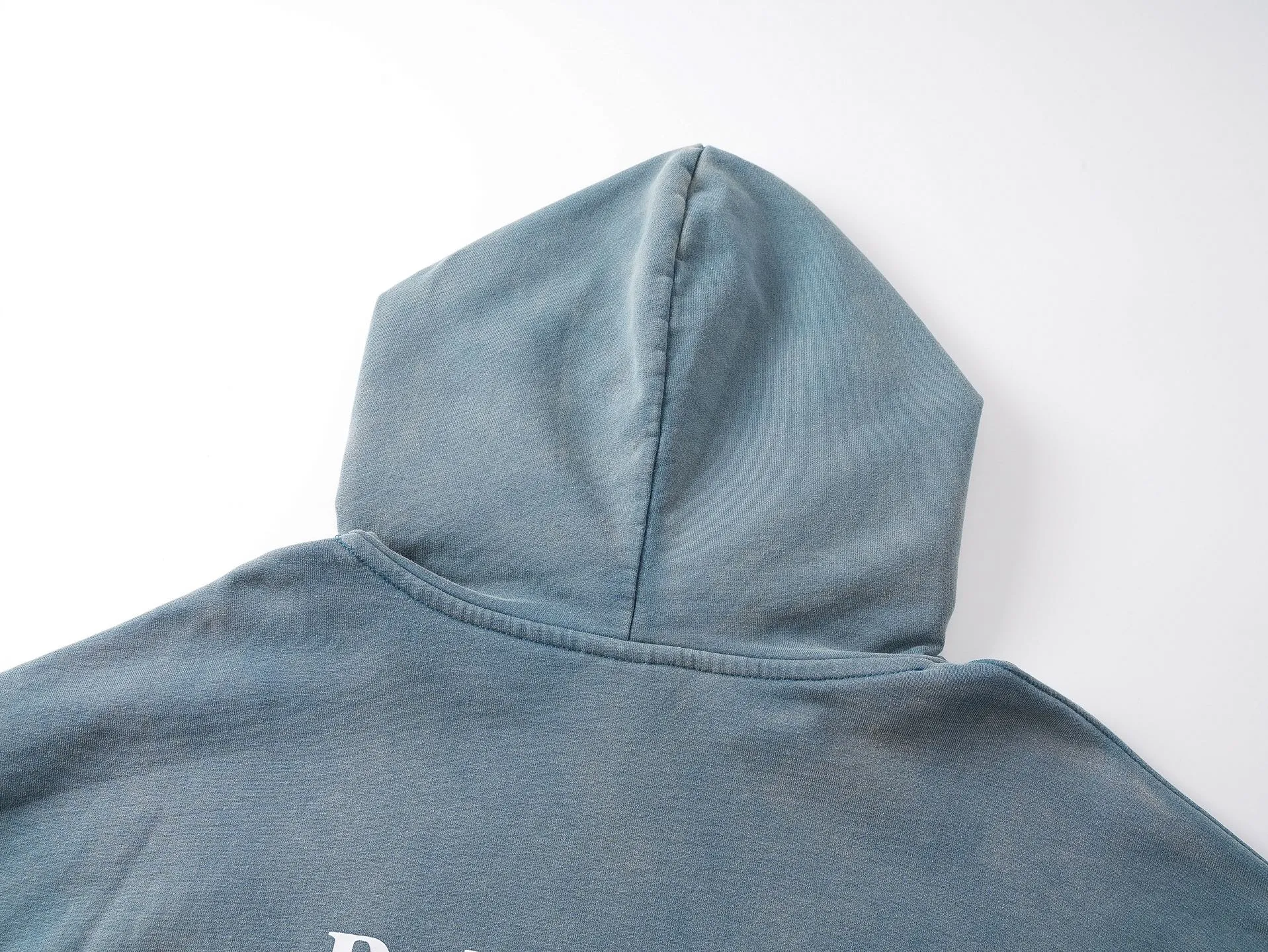 🅿️370 BALENCI*GA Paris classic cola print split hooded long-sleeved sweatshirt. The front pattern is made of environmentally friendly imported rubber paddle split printing. The ready-made garments are sprayed with horse wash to make them look old. The letters are clear. The effect is three-dimensional. Exclusively pattern-woven and dyed 460g fabric. Threads are dyed in the same vat with zero color difference. Brick cabinet synchronization. Welcome to compare. Same style for men and women -Color: Wash purple Wash blue -SIZE: Xs S M L Style number 8968#