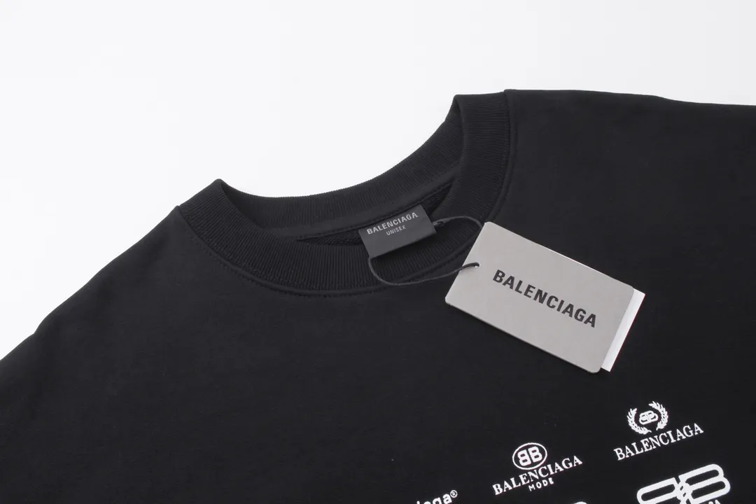 🅿️250 Detailed picture [Top version. Official website quality] BALENCI*GA/Paris BALENCI*GA# 2024 spring and summer new style, long-sleeved round neck sweatshirt with classic LOGO printed all over it. 2024 spring and summer new product. Brick cabinet synchronization. Welcome to compare. The fabric is made of Paris ZP custom-woven and dyed cotton sweatshirt. The weight is 450 grams, the cloth surface is clean, the cloth texture is clear, soft and comfortable. The color fastness is good. It is not easy to change color. The threads are woven and dyed with no color difference. The printing uses imported environmentally friendly rubber paddles, precision stencils, fine LOGO letters, clear letters, no burrs, and a three-dimensional effect. Restore brick cabinet. The version adopts OS loose shoulder style. Same style for men and women. Code: BL235563 Color: black, Mi Xing Size: XS S M L