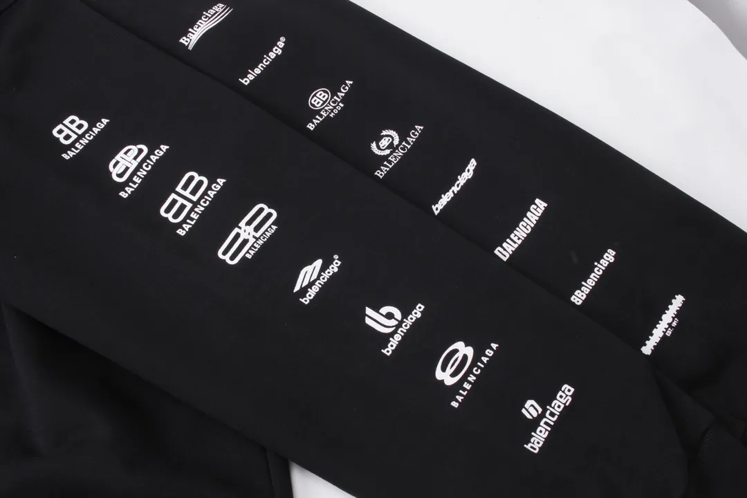 🅿️250 Detailed picture [Top version. Official website quality] BALENCI*GA/Paris BALENCI*GA# 2024 spring and summer new style, long-sleeved round neck sweatshirt with classic LOGO printed all over it. 2024 spring and summer new product. Brick cabinet synchronization. Welcome to compare. The fabric is made of Paris ZP custom-woven and dyed cotton sweatshirt. The weight is 450 grams, the cloth surface is clean, the cloth texture is clear, soft and comfortable. The color fastness is good. It is not easy to change color. The threads are woven and dyed with no color difference. The printing uses imported environmentally friendly rubber paddles, precision stencils, fine LOGO letters, clear letters, no burrs, and a three-dimensional effect. Restore brick cabinet. The version adopts OS loose shoulder style. Same style for men and women. Code: BL235563 Color: black, Mi Xing Size: XS S M L