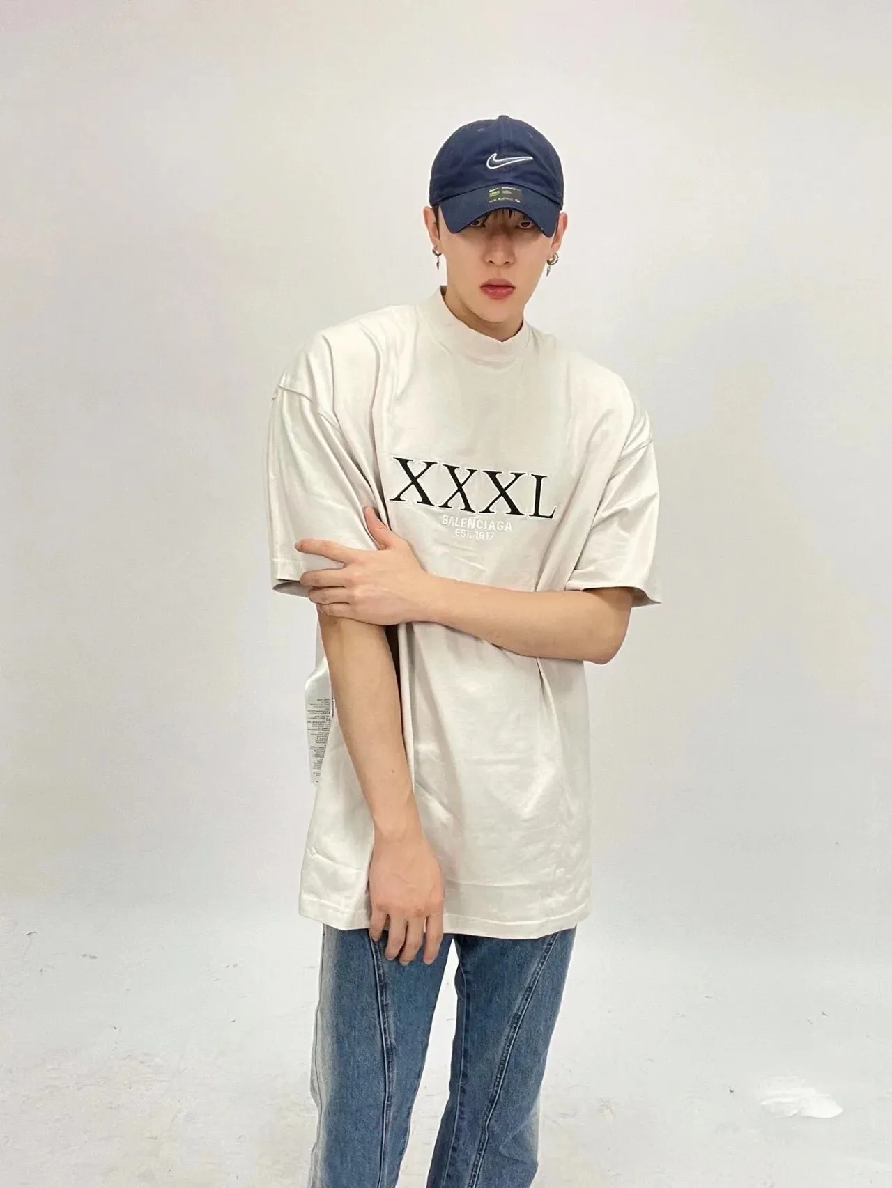 ♻️💯Upper body reference model picture❤️Top tested version BALENCIAGA new XXXL letter embroidery milk white latest style bottoming short-sleeved T-shirt [new ceiling level] - 2023 new version shipped! Feel free to compare top quality products!  -Using imported Tajima 10w needle machine embroidery, high-density embroidery letter wrapping technology, full details and no tails, clear letters without connections‼ ️ - BLCG's latest fashion series, Jay Chou's same upper body, new models are released every year, milk white color is new this year, I didn't hesitate to buy it as soon as I saw it, the upper body is whiter, I love this color so much! The new customized fruit pattern collar label is different from the previous embroidered LOGO collar label, please pay attention to the distinction! -Full set of 1:1 customized accessories + Sydney paper with logo + new version of handbags at the counter + three labels for large products + original hangtag -The webbing on the back collar extends to the shoulders for reinforcement, and the stitches are downturned at the joints. Imported elliptical machine with imported glue technology. Overall printing without teeth. 32s280g double yarn combed cotton fabric, weighing up to 400 grams after washing!  Color: Washed Black Apricot Size: XS-L P:310