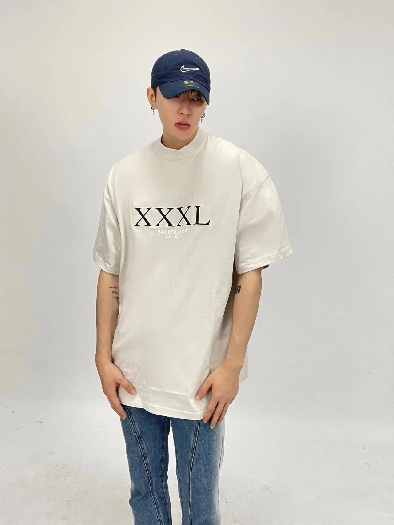 ♻️💯Upper body reference model picture❤️Top tested version BALENCIAGA new XXXL letter embroidery milk white latest style bottoming short-sleeved T-shirt [new ceiling level] - 2023 new version shipped! Feel free to compare top quality products!  -Using imported Tajima 10w needle machine embroidery, high-density embroidery letter wrapping technology, full details and no tails, clear letters without connections‼ ️ - BLCG's latest fashion series, Jay Chou's same upper body, new models are released every year, milk white color is new this year, I didn't hesitate to buy it as soon as I saw it, the upper body is whiter, I love this color so much! The new customized fruit pattern collar label is different from the previous embroidered LOGO collar label, please pay attention to the distinction! -Full set of 1:1 customized accessories + Sydney paper with logo + new version of handbags at the counter + three labels for large products + original hangtag -The webbing on the back collar extends to the shoulders for reinforcement, and the stitches are downturned at the joints. Imported elliptical machine with imported glue technology. Overall printing without teeth. 32s280g double yarn combed cotton fabric, weighing up to 400 grams after washing!  Color: Washed Black Apricot Size: XS-L P:310