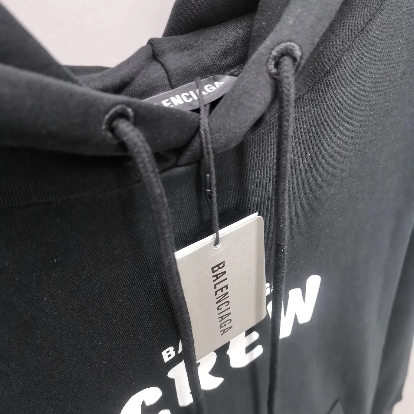 Supplementary details - the top tested version BALENCIAGA Balenciaga CREW staff limited to male and female couples star autumn and winter pure cotton hoodie sweatshirt hooded. As a Balenciaga 20th anniversary employee limited short-sleeve, full of Parisian feelings, highly recommended! ! The letters on the chest are also very simple and elegant, and the shape is super OS. The whole dress has been washed, and the 480g combed cotton terry fabric is very textured and you can touch it! High-definition imported glue and high-coverage screen printing on the chest, the dots are very precise. Color: Peach Pink Lemon Yellow Black White Size: XS-L P:430