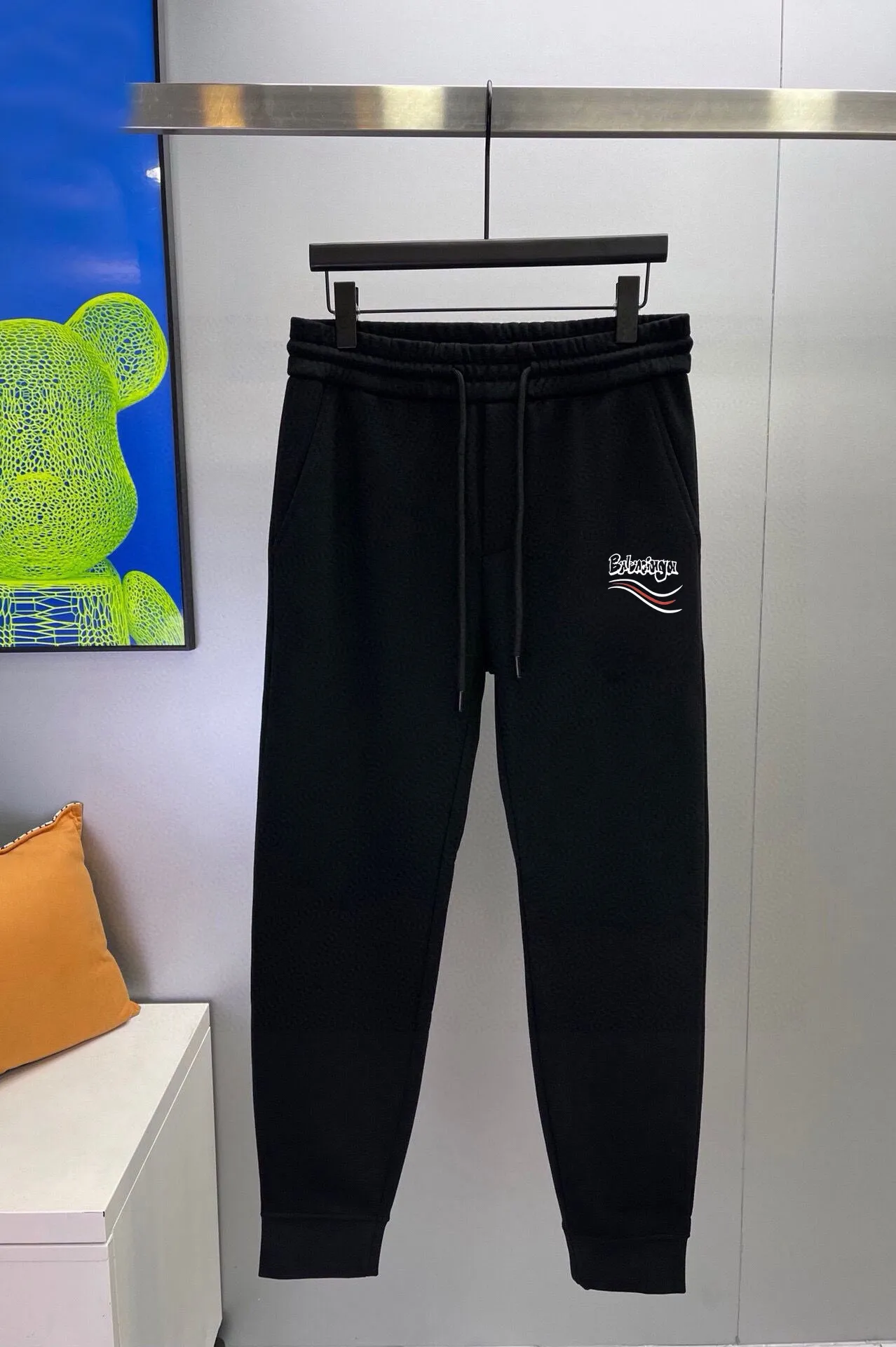 🅿️440 [BALENCIAGA] (Gospel for Fatty) hot-selling suit is coming. Focus on the original version of the official website. 2025 new hot-selling cardigan and sweatshirt suit. The original order is the best. 🇭🇰The meticulous work of top designers is dedicated to a fitting and perfect upper body effect. 100% natural high-quality Roman cotton, close-fitting comfort, noble and elegant! Original hardware embodies elegance and nobility! Counter size: M-5XL (maximum wear up to 220 pounds)