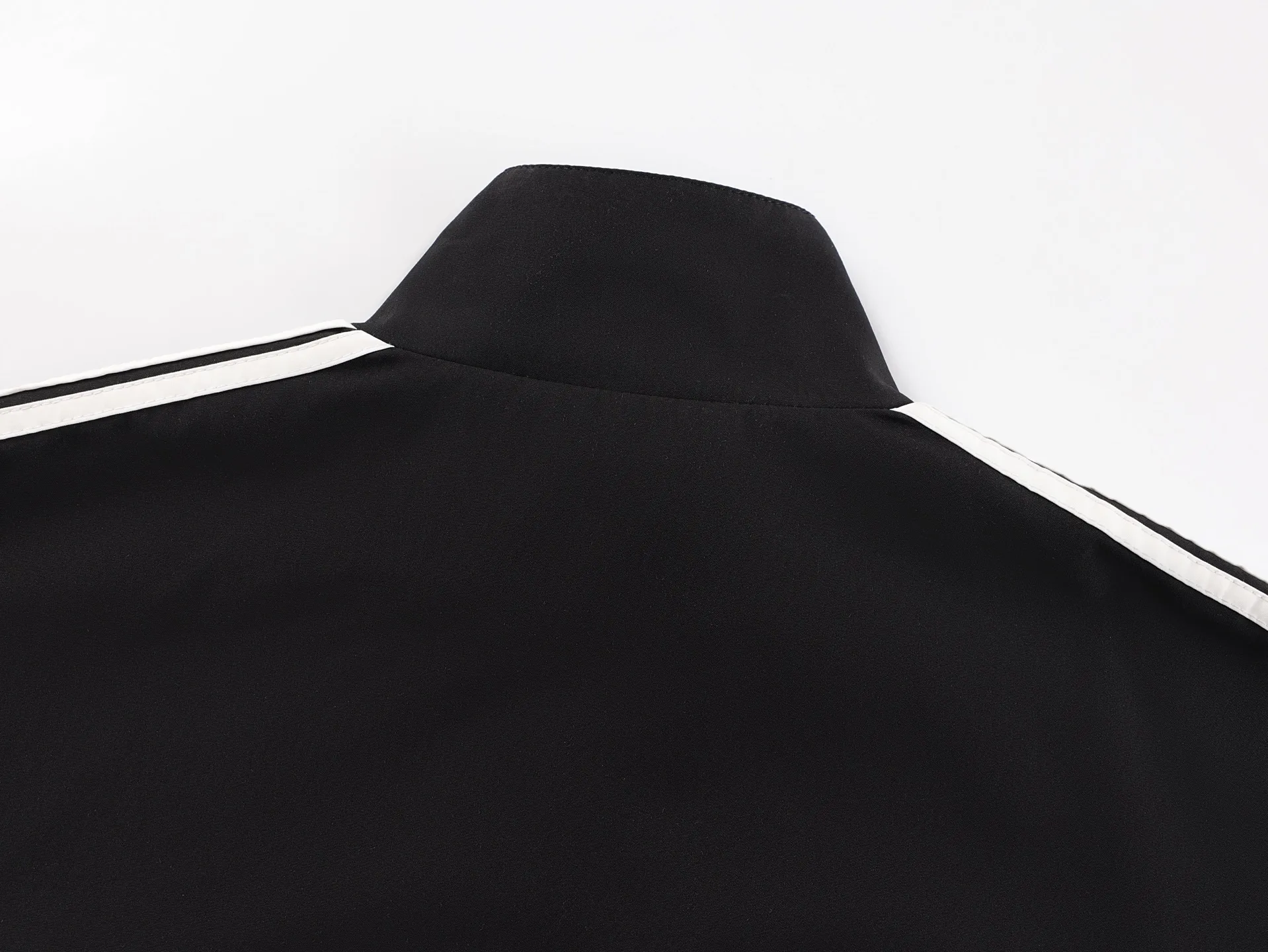 🅿️640 [Exclusive supply] BLCG 25SS ring-shaped five-bar drawstring jacket. The fabric is made of high-quality 200D nylon cotton fabric. The inner mesh is more breathable and comfortable. It is different from the ready-made fabrics on the market. It is three times the price of ordinary fabrics in the market. The embroidery uses imported Behringer, precision operation of 10,000-needle density, hardware accessories, and zipper puller mold customization. Size:44/46/48