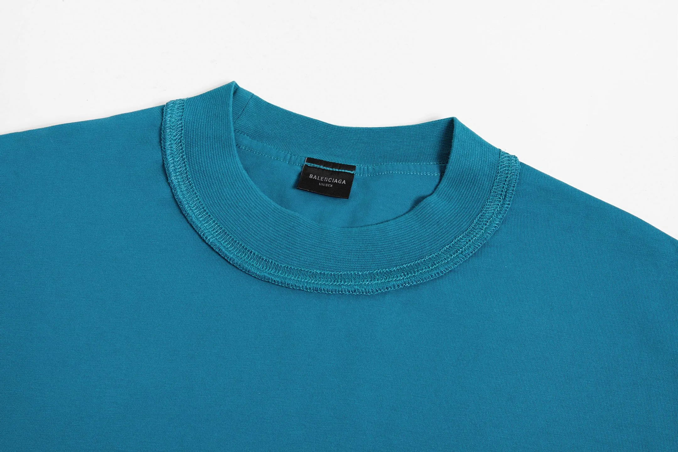 🅿️190 9181# Detailed picture Top version [[BALENCIA*GA] official website quality Paris new letter LOGO chest patch embroidery short-sleeved T-shirt OS version Loose dropped shoulders Unisex style Fabric: 260g 100% cotton double yarn Technology: Front patch embroidery Reverse stitching Garment wash Distressed Shaping Solid color Color: Washed black, fog blue, green Size: XS S M L