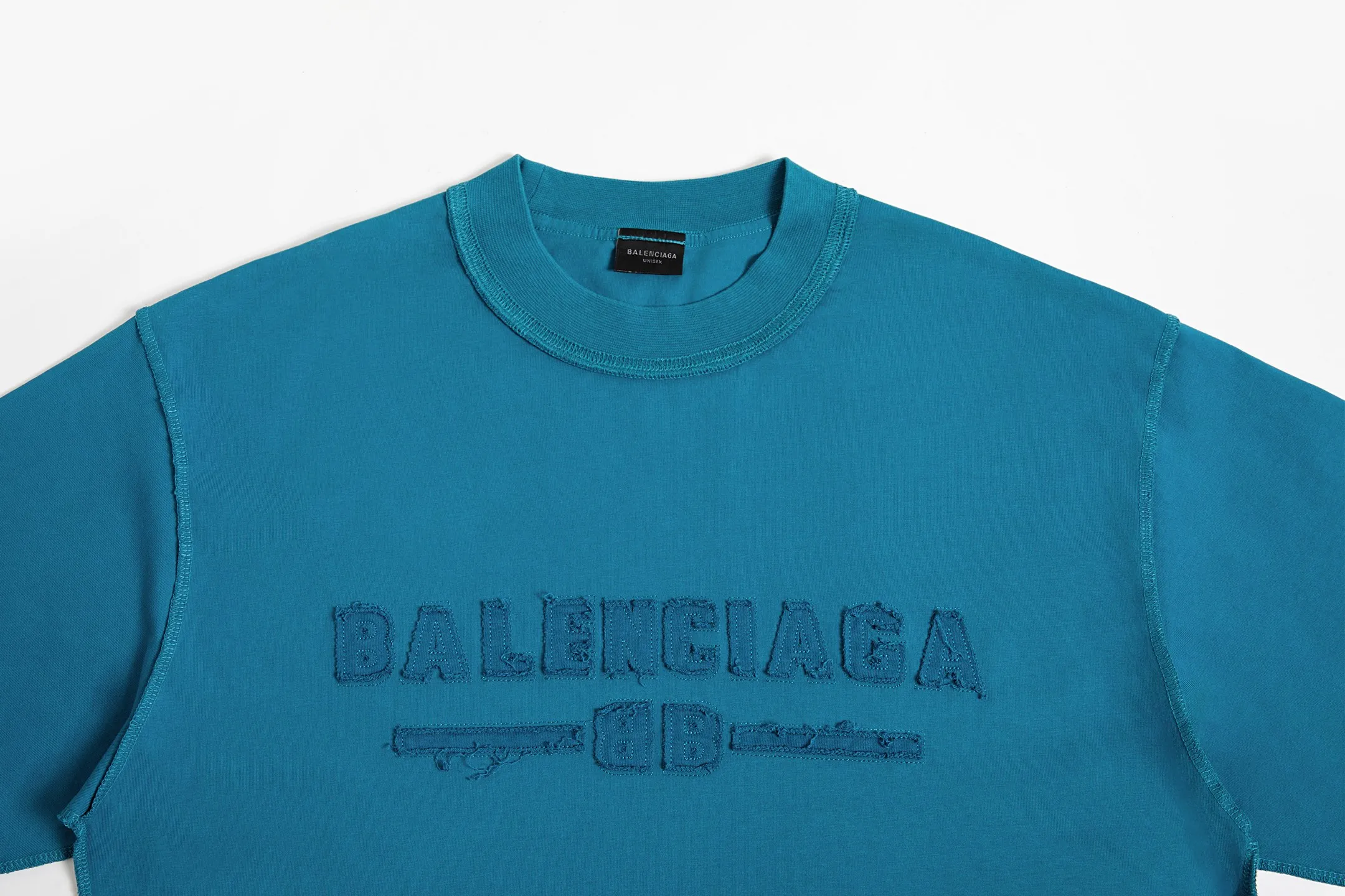 🅿️190 9181# Detailed picture Top version [[BALENCIA*GA] official website quality Paris new letter LOGO chest patch embroidery short-sleeved T-shirt OS version Loose dropped shoulders Unisex style Fabric: 260g 100% cotton double yarn Technology: Front patch embroidery Reverse stitching Garment wash Distressed Shaping Solid color Color: Washed black, fog blue, green Size: XS S M L