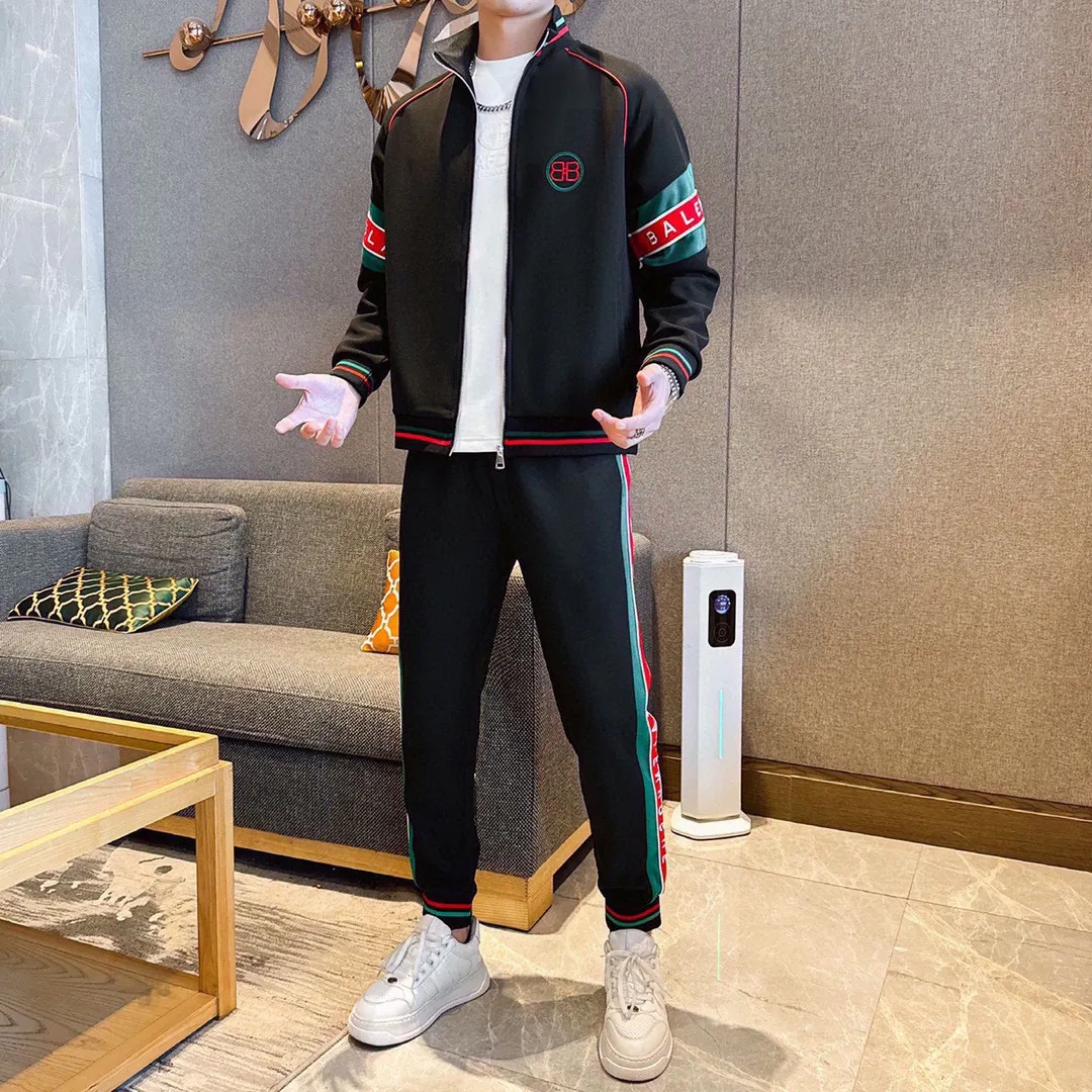 🅿️500 [BALENCIAGA] Hot-selling suit is coming. Focus on the original version of the official website. 2025 new hot-selling cardigan sweater suit. The original order is the best product. 🇭🇰The meticulous work of top designers is dedicated to a fitting and perfect upper body effect. All-natural high-quality Tencel Roman cotton 100%, close-fitting comfort, noble and elegant! Original hardware embodies elegance and nobility! Counter size: M-4XL (up to 190 pounds)