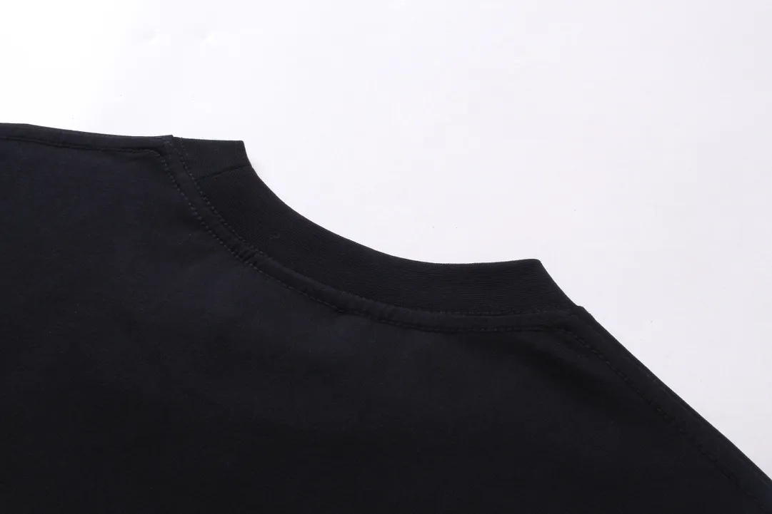 🅿️250 BALENCI*GA Paris ⅹ "Need for Speed: Assemblage" co-branded direct-injection printed long-sleeved fabric uses 280g Paris-specific double yarns with a high weight of 1:1 double yarn rib. The front and rear panels use imported Kornit machine direct-injection printing technology. Two high-temperature setting washes. os dropped shoulders, loose version, same style for men and women -Color: ivory white black -SIZE: XS S M L Style No. 8601#