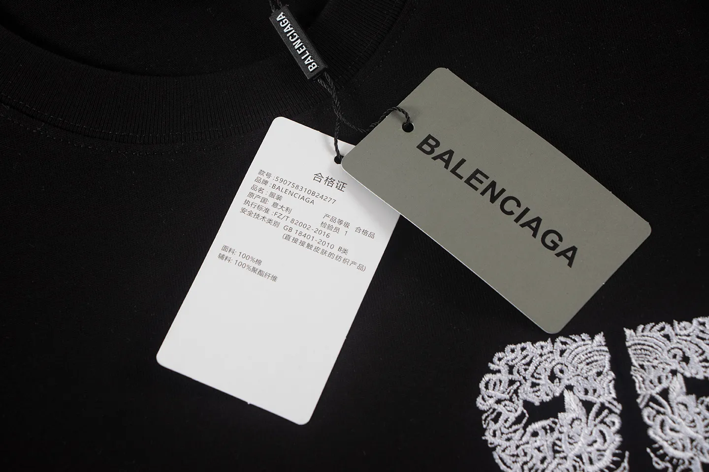 🅿️170 Balenciaga2026 embroidery🪡New T-shirt Material: Made of high version 300g double yarn combed cotton Size: S M L XL Color: black and white Style number: W2808
