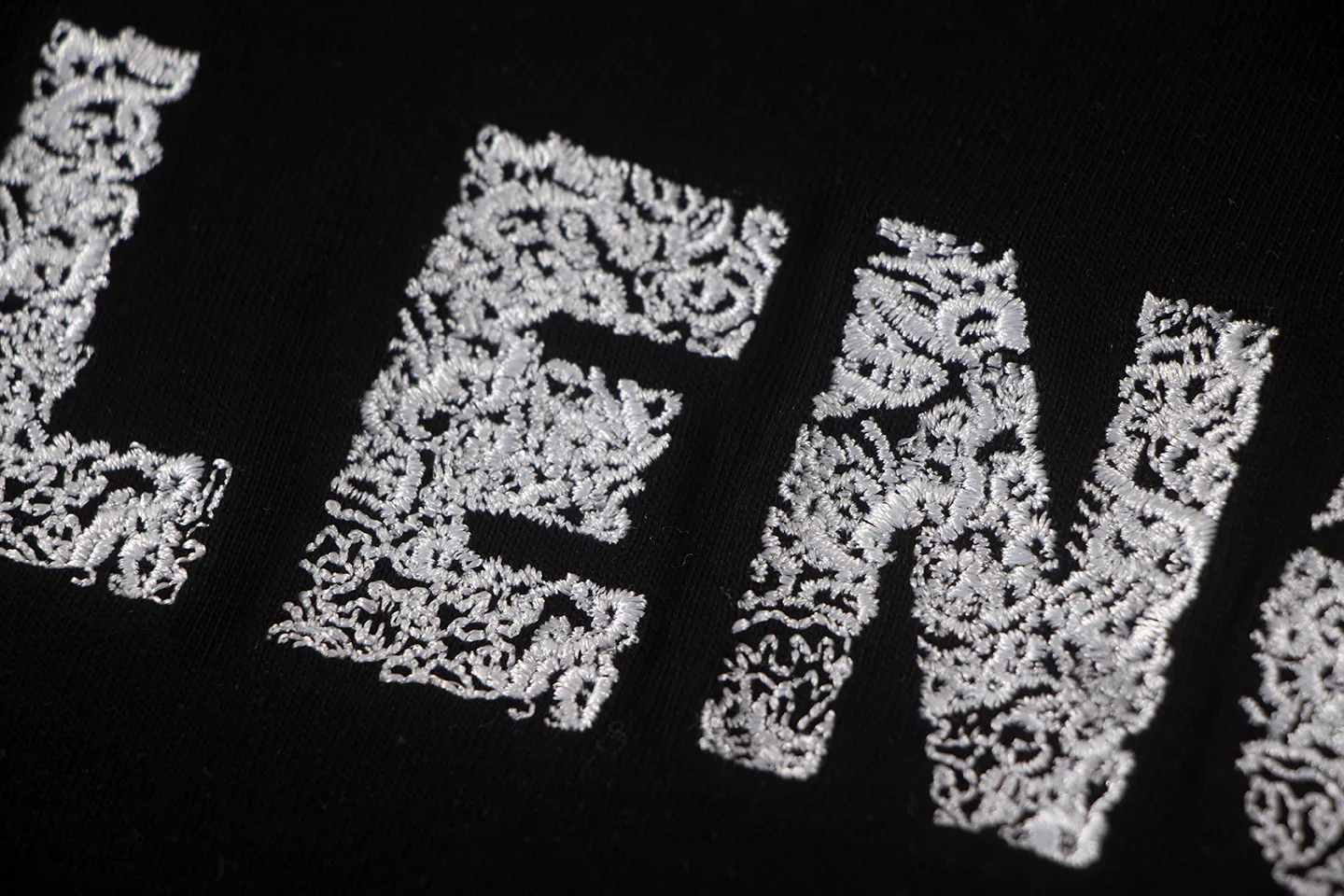 🅿️170 Balenciaga2026 embroidery🪡New T-shirt Material: Made of high version 300g double yarn combed cotton Size: S M L XL Color: black and white Style number: W2808