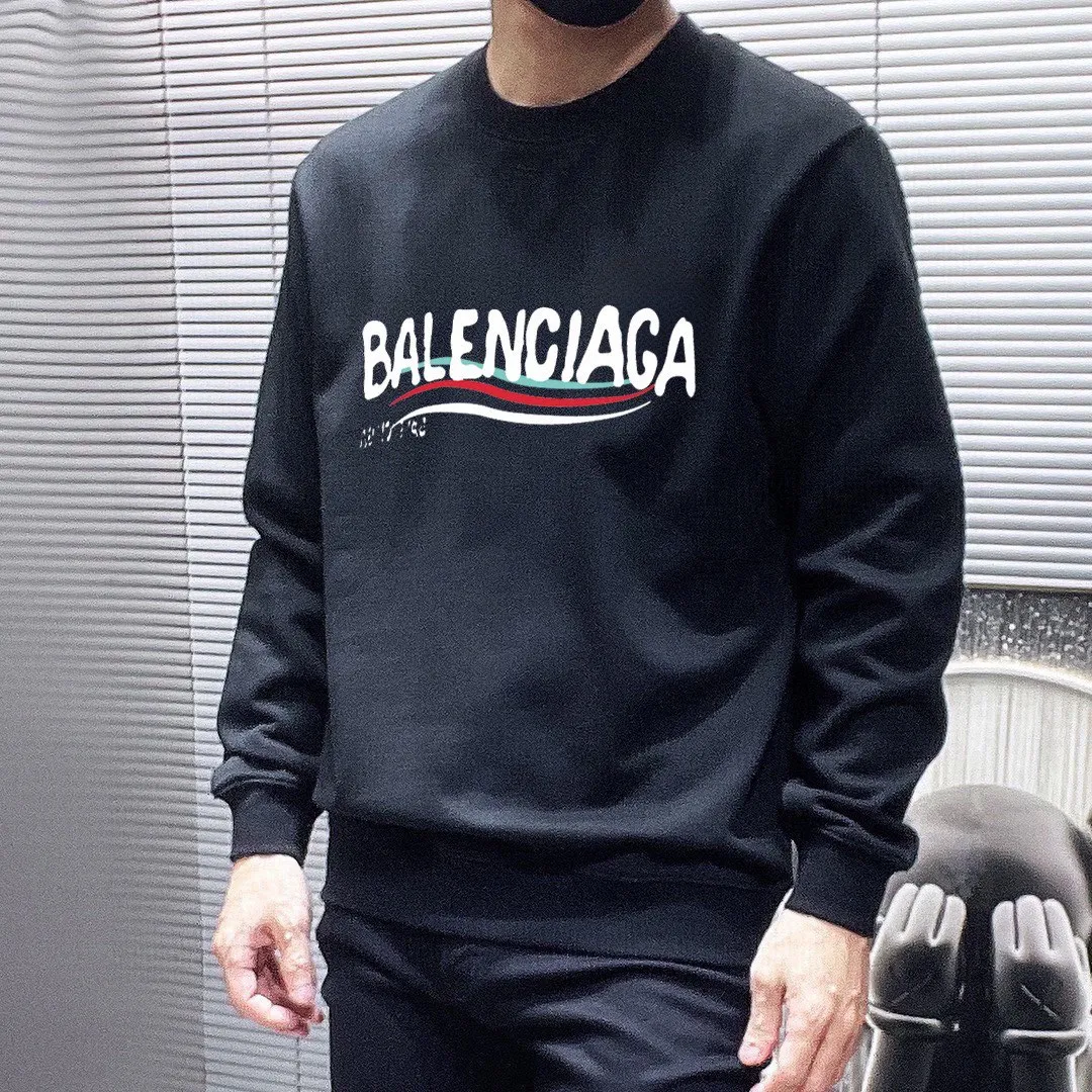 🅿️220 brand [BALENCIAGA] (good news for fat people) 2025ss autumn latest long-sleeved round-neck sweatshirt, available simultaneously on the official website. Refreshing and breathable. Made of top Tencel Roman. Comfortable and soft. 3D stereoscopic clarity. Super fashion sense. Great gift for personal use. Size: M-5XL (can wear up to 220 pounds)
