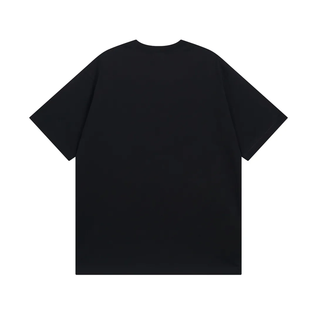🅿️170 detailed pictures [Top version. Official website quality] BALENCI*GA/Paris. 2024 new style. 3M reflective letter printed short-sleeved T-shirt, brick cabinet synchronization. Genuine product developed in the first time, enjoy printing and comparison! The fabric is made of Paris ZP custom-woven and dyed cotton double yarn. Weighing 260 grams, the cloth surface is clean. The cloth pattern is clear, soft and comfortable. The threads are dyed with no color difference. The front piece is printed with reflective film. The effect is three-dimensional. Restore the brick cabinet. Different market currency, welcome to compare, the version adopts OS loose shoulder version. Same style for men and women Coding: BL223386 Color. Black, off-white Size: XS to L