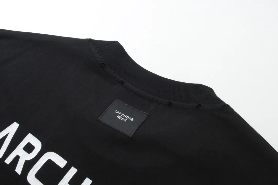 🅿️200 detailed picture [Top version. Official website quality] BALENCI*GA/Paris. 2024 latest global limited edition. BALENCIAGA joins forces with Archive to create a short-sleeved T-shirt. Crack printed washed distressed T-shirt. Overweight craftsmanship, brick cabinet synchronization. ⚠️Distinguish the market currency, genuine research and development, worn. The hand painting is consistent with ZP, and the printing uses imported cracked environmentally friendly glue. The garments are washed, worn and worn. The whole piece is designed with heavy craftsmanship. Comparisons welcome. The version adopts OS loose shoulder design. Same style for men and women. Code: BL223308 Color: black. Off-white Size: XS to L