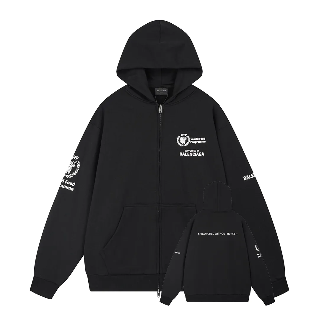 🅿️390 - BALENCI*GA Paris Food Agency co-branded hooded zipper sweatshirt. The pattern is printed with environmentally friendly foam glue. Customized matching hardware. The letters are clear. The effect is three-dimensional. Exclusively matched to the pattern, woven and dyed 460g fabric. Threads are dyed in the same vat with zero color difference. Brick cabinet synchronization. Welcome to compare. Same style for men and women -Color: black -SIZE: Xs S M L Style number 8976#