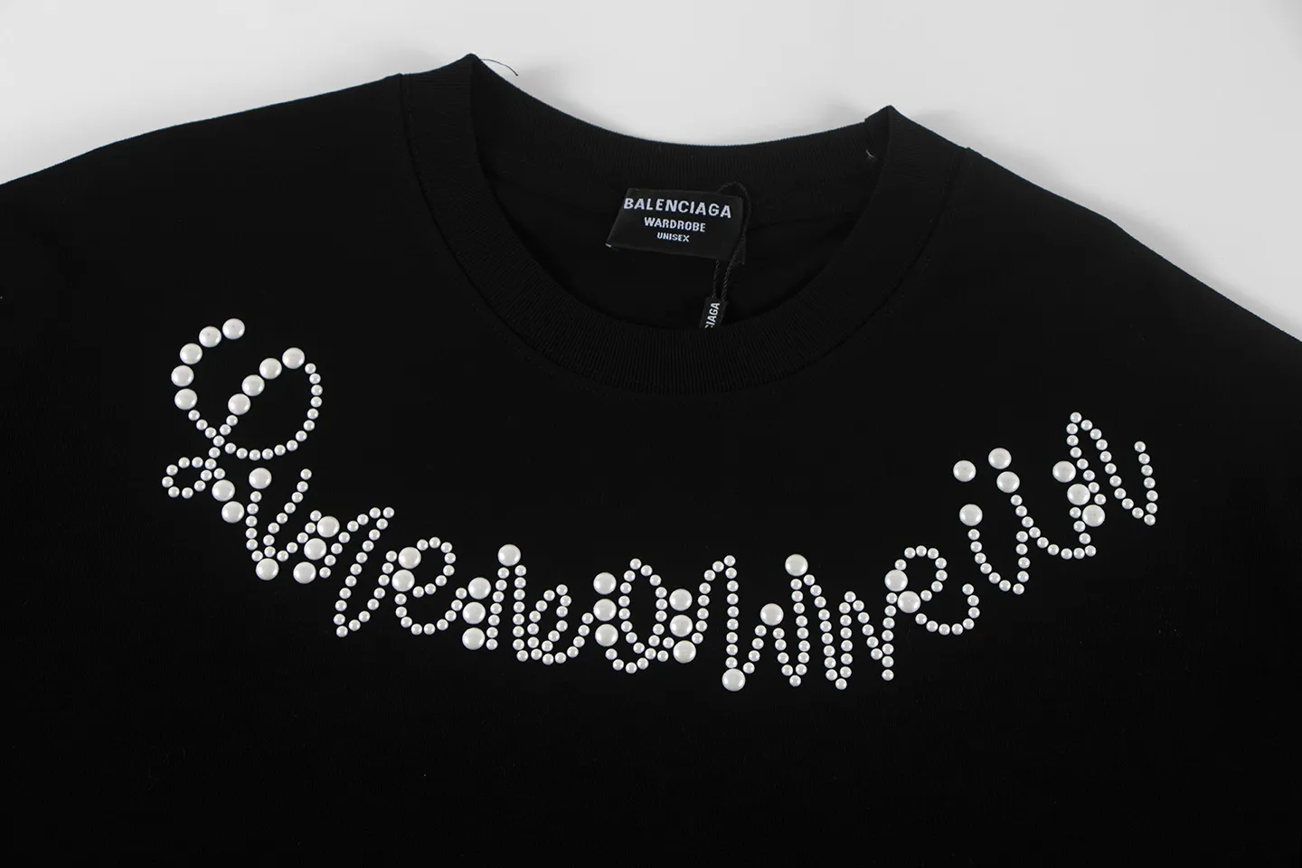 🅿️170 Balenciaga2026 new T-shirt (pearl craft) Material: Made of high version 300g double yarn combed cotton Size: S M L XL Color: black and white Style number: W2667