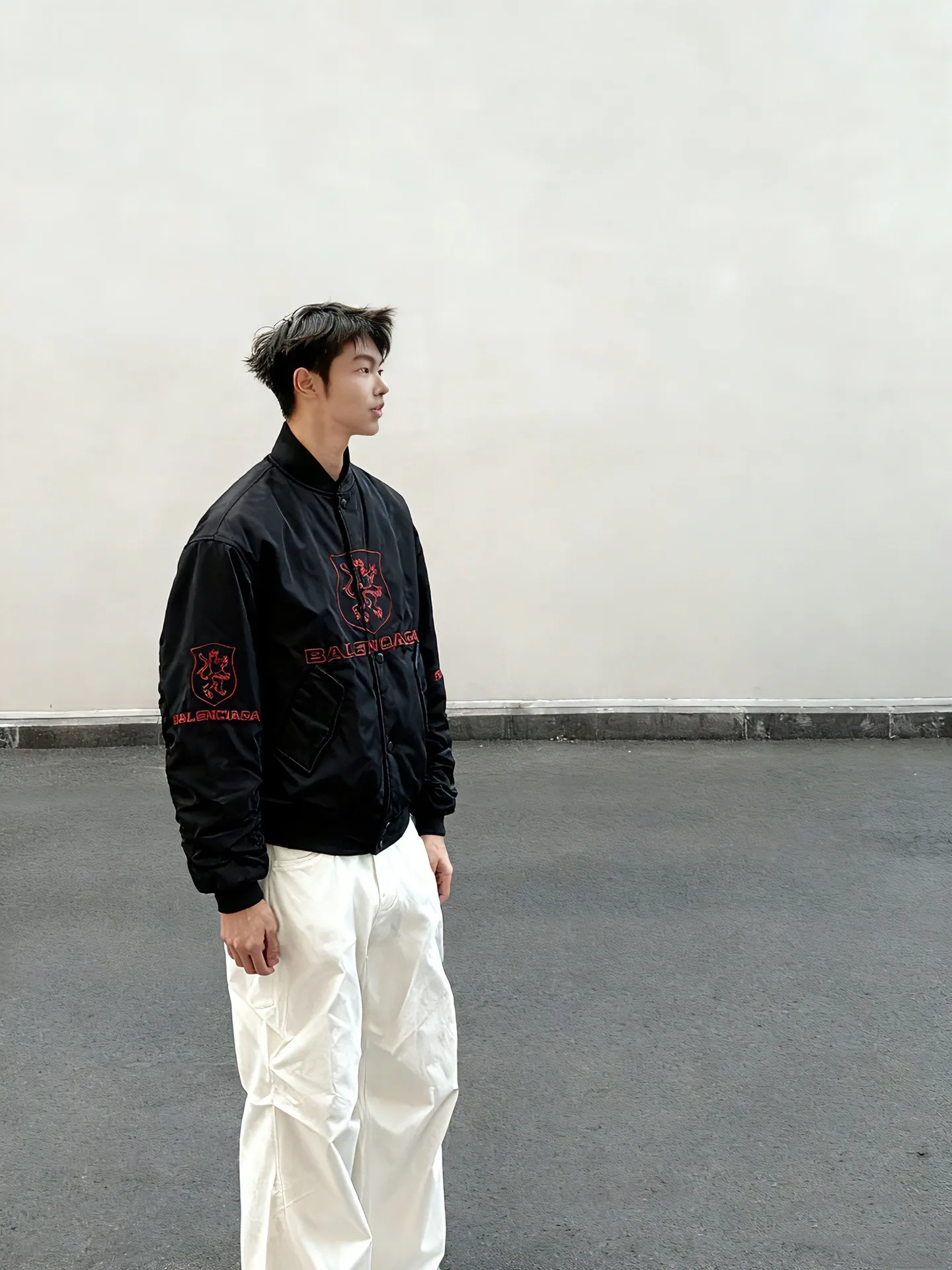Balenciaga / Balenciaga Red Stripe Manchester United Embroidered Baseball Flight Padded Jacket Upper Body Consultation Pictureℹ️