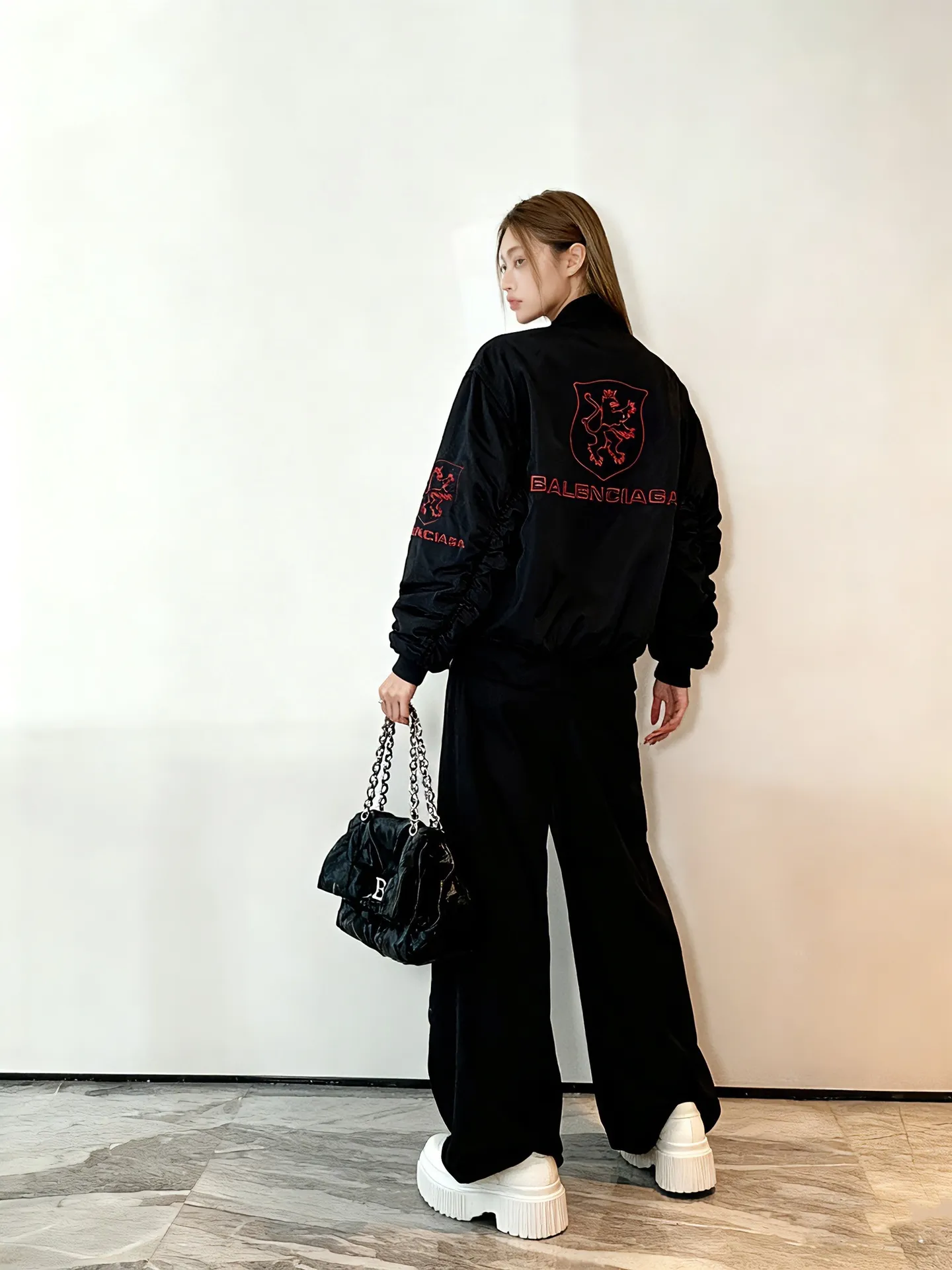 Balenciaga / Balenciaga Red Stripe Manchester United Embroidered Baseball Flight Padded Jacket Upper Body Consultation Pictureℹ️