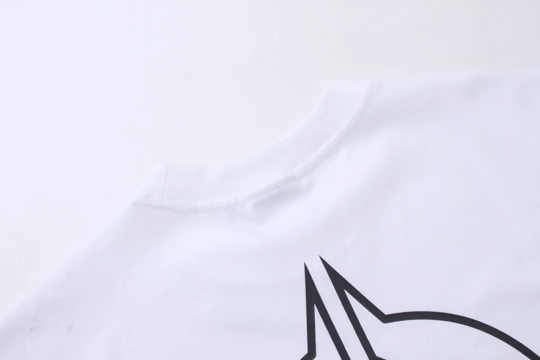 🅿️190 detailed pictures [Top version. Official website quality] BALENCI*GA/Paris. 2024 new style. Classic LOGO cracked printed washed long-sleeved T-shirt. Brick cabinet synchronization. Genuine product developed at the first time, happy to print and compare! The fabric is made of Paris ZP custom-woven and dyed cotton with double yarns and compact cotton. The weight is 260 grams. The cloth surface is clean. The cloth pattern is clear, soft and comfortable. The threads are dyed with no color difference. The classic printing is made of environmentally friendly imported materials, and the letters are cracked and printed. The letters are clear and the effect is three-dimensional. Restore the brick cabinet. Ready-made clothes are washed and distressed, different market currency, welcome to compare, the version adopts OS loose shoulder version. Same style for men and women Coding: BL223209 Color: dark blue gray, white Size: XS to L