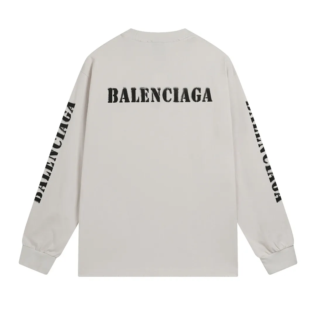 🅿️250 BALENCI*GA Paris blurred letter logo printed distressed long sleeves. The fabric is made of Paris custom-woven and dyed double-yarn pure cotton. The weight is 280g. The thread is custom-woven and dyed without color difference before and after. The printing uses environmentally friendly imported material printing dot direct injection technology. Two high-temperature setting washes. os dropped shoulders and loose version. Same style for men and women -Color: black, off-white -SIZE: XS S M L Style No. 8605#