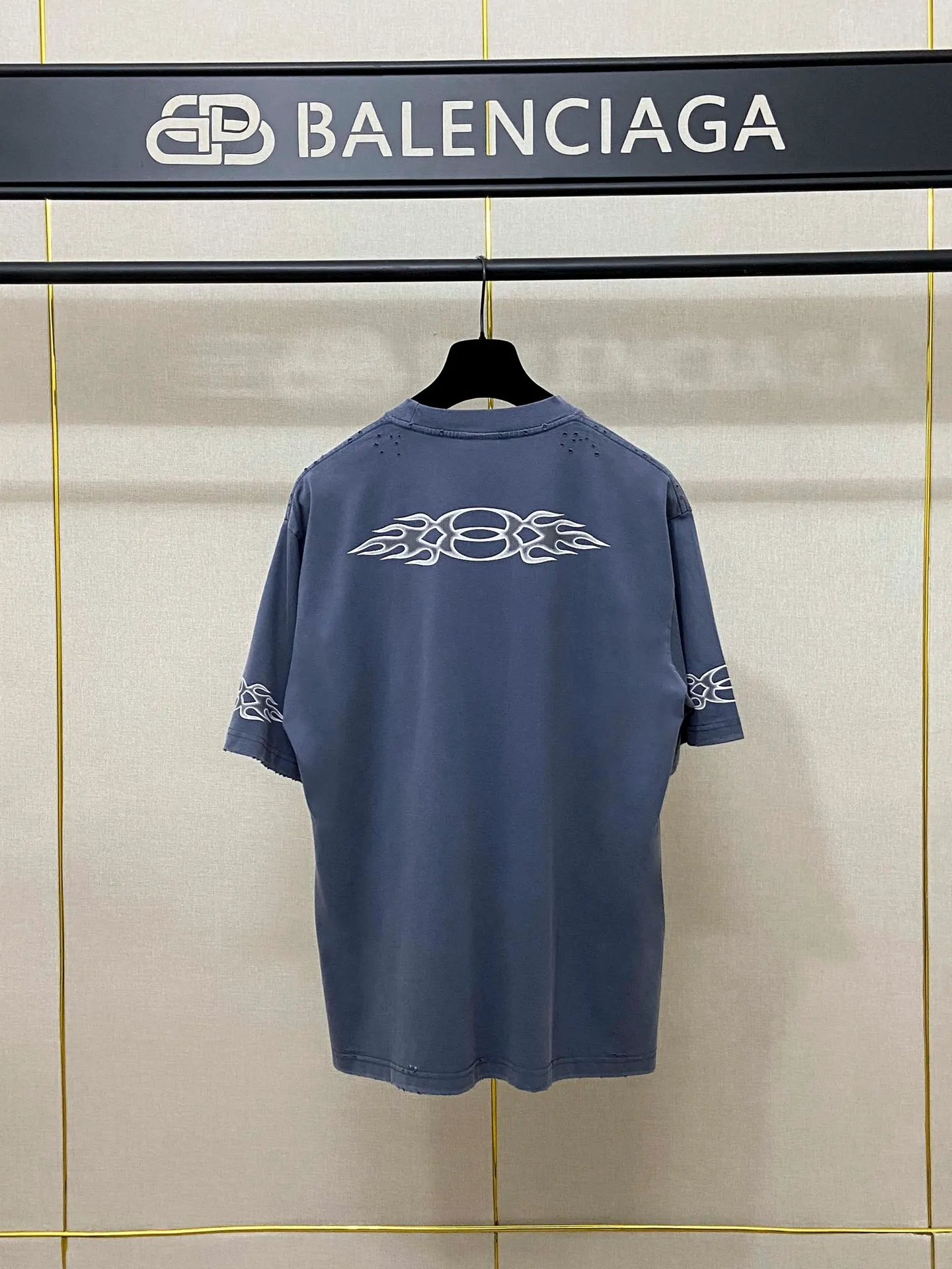 🅿️190 9145# Actual photo top version [[BALENCIA*GA] official website quality Paris new double-ring flame torch direct injection printed washed distressed short-sleeved T-shirt OS version loose dropped shoulders Unisex Fabric: 260 grams 100% cotton double yarn Process: front and rear left and right sleeve printing Garment washed worn distressed fixed color Color: washed black washed blue Size: XS S M L