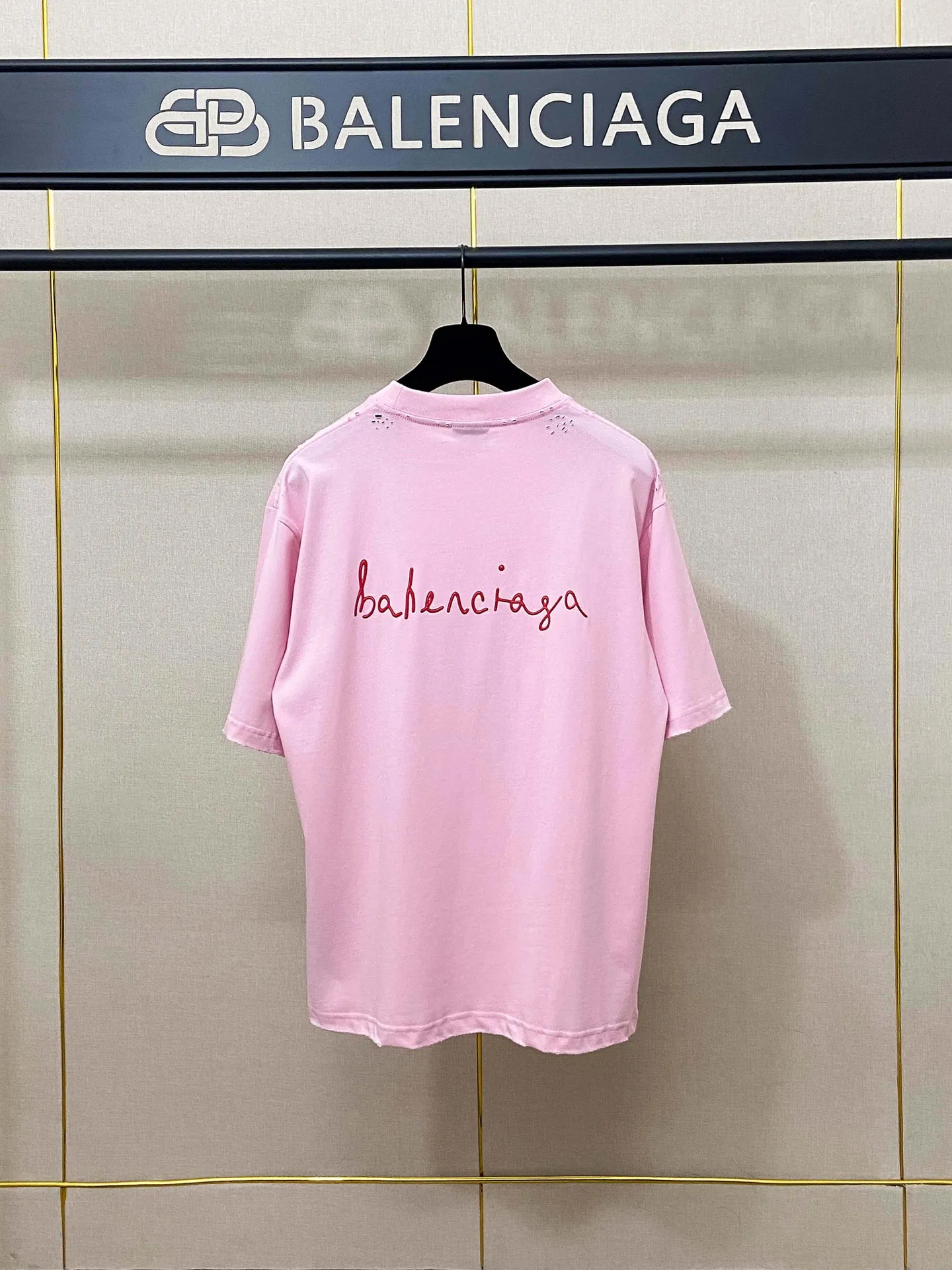 🅿️180 9159# Actual photo top version [[BALENCIA*GA] official website quality Paris's new Chinese Valentine's Day limited love LOGO printed short-sleeved T-shirt OS version Loose dropped shoulders Unisex style Fabric: 280g 100% cotton double yarn (three washing processes) Process: front and back printing Garment wash Frayed Distressed Shaping Solid Color Color: Black Pink Size: XS S M L