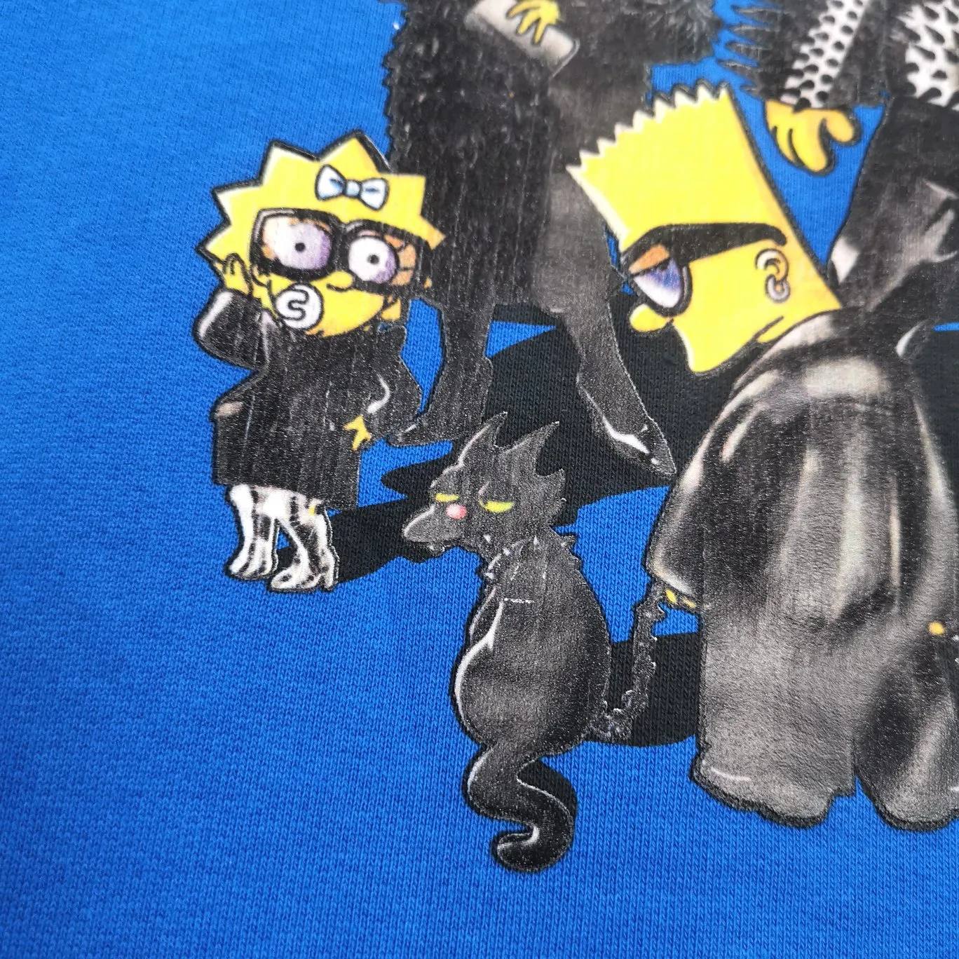 Additional details - Spring and Autumn top-notch proven version of Balenciaga BALENCIAGA The Simpsons cartoon pattern burst pattern pure cotton loose loose hooded sweatshirt for men and women couples. The process uses Kangli printing cracking effect. The front panel printing glue bursting effect uses imported transparent slurry to scrape the bottom to make the printing bursting feel uniform. (PS: If this process is missing, the printing will easily fall off in large areas after cracking.) The embroidery at the hem uses a Tajima embroidery machine imported from Japan, which makes the size and spacing of the letters even, and the hollows of the letters will not be filled. Precise craftsmanship, full of details. The fabric is made of 520g crystal composite fleece cotton, brand new, washed, and labeled. Genuine products are consistent and synchronized, and coded authentic products are consistent and synchronized. Top tested version, accurate and flawless.  Color: White Blue Black Size: XS-L P:520