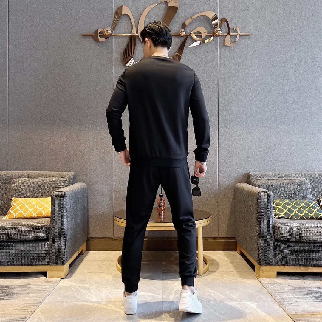🅿️380 [BALENCIAGA] (Gospel for Fatty) hot-selling suit is coming. Focus on the original version of the official website. 2025 new hot-selling sweatshirt suit. The original order is the best. 🇭🇰The meticulous work of top designers. It has a fitting and perfect upper body effect. 100% natural high-quality Roman cotton, close-fitting comfort, noble and elegant! Original hardware embodies elegance and nobility! Counter size: M-5XL (maximum wear up to 220 pounds)