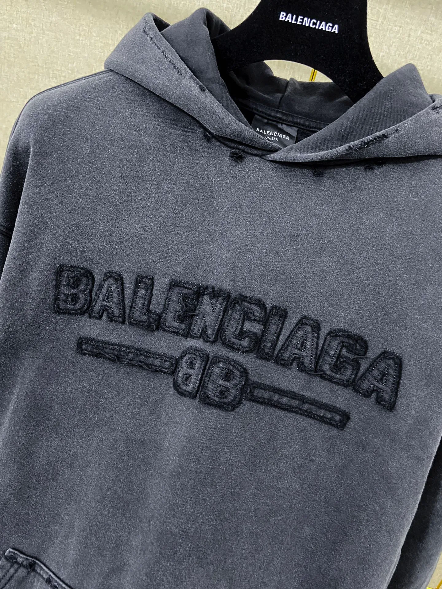 🅿️310 real photos top version [[BALENCIA*GA] official website quality Paris new letter LOGO front patch embroidery hooded sweatshirt OS version loose dropped shoulders Unisex style Fabric: 480g 100% cotton terry David sweater (garment wash) Technology: front patch embroidery garment wash distressed worn shaping solid color Color: washed black Size: XS S M L