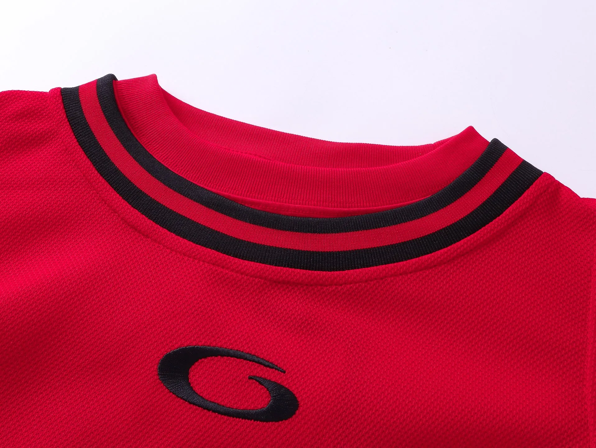 🅿️330 - BALENCI*GA Paris basketball jersey fake 3-piece long-sleeved T-shirt. The front panel is made of imported Tajima machine patchwork, embroidery and printing. The back panel is printed. The vest is made of mesh. Overweight process. Restore brick cabinet. Exclusively pattern-woven and dyed 280g fabric. Threads are custom-dyed in the same cylinder with zero color difference. The version adopts OS loose shoulder design. Welcome to compare. Same style for men and women -Color: black red -SIZE: Xs S M L style number 8641#
