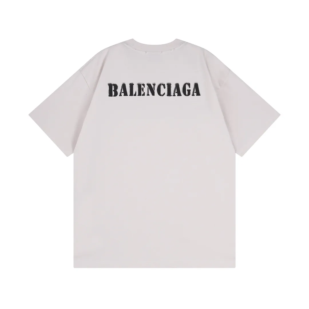 🅿️176 Detailed picture [Top version. Official website quality] BALENCI*GA/Paris. 2024 new letter LOGO printed short-sleeved T-shirt. Brick cabinets are synchronized. Genuine products are developed at the first time, and you can print and compare! The fabric is made of Paris ZP custom-woven and dyed cotton double yarn. Weighing 260 grams, the cloth surface is clean. The cloth pattern is clear, soft and comfortable. The threads are dyed with no color difference. The classic LOGO is printed with environmentally friendly imported materials and dot direct printing technology, with a three-dimensional effect. Restored brick cabinet. Ready-made clothes are worn and worn, different market currency, welcome to compare, the version adopts OS loose shoulder version. Same style for men and women Coding: BL233315 Color: gray blue, off-white, red Size: XS to L