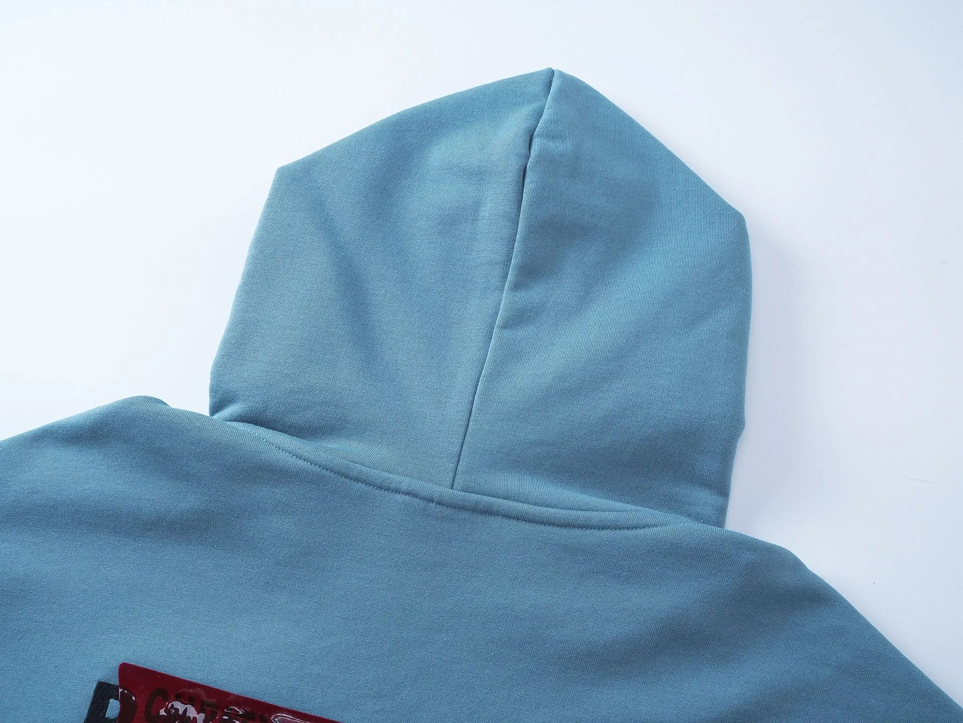 🅿️320 real photos [Top version. Official website quality] BALENCI*GA/Paris #2025 autumn and winter new style front and rear letter LOGO embroidered tape taped hooded sweatshirt. Full sense of design, welcome to compare. The fabric is made of Paris ZP custom-woven and dyed cotton sweatshirt. The weight is 460 grams. The cloth surface is clean. The cloth pattern is clear, soft and comfortable. The threads are dyed with no color difference. The classic letter LOGO is embroidered with imported Tajima embroidery machine. The tape is stamped with imported transparent glue. The effect is three-dimensional. Restore the brick cabinet, adopt OS loose shoulder style. Same style for men and women. Code: BL259910 Color: black, sky blue Size: XS S M L