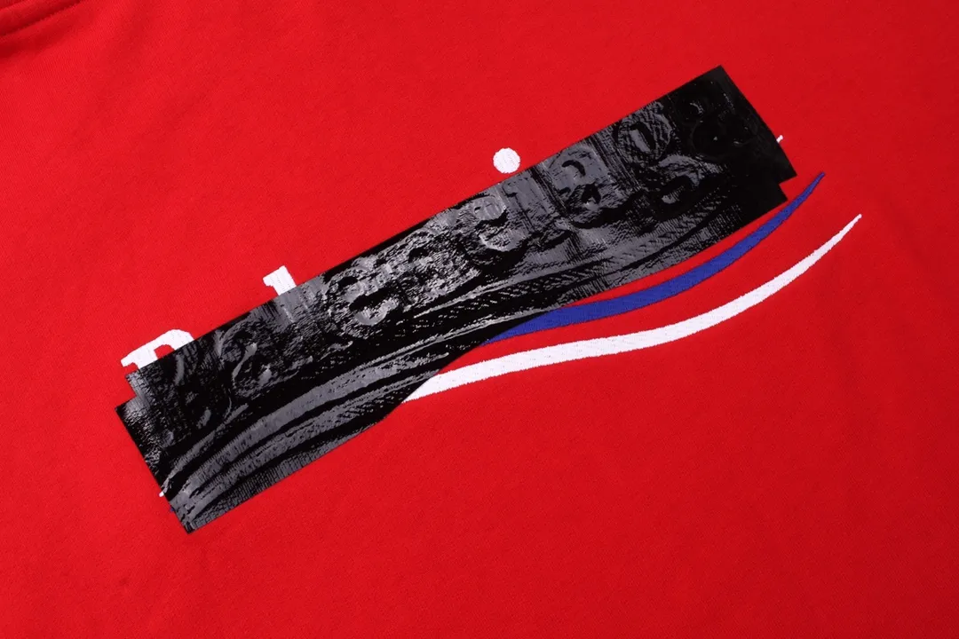 🅿️310 Detailed picture [Top version. Official website quality] BALENCI*GA/Paris#Classic. Coke embroidered black tape hooded sweatshirt. The fabric is made of Paris ZP custom-woven and dyed cotton sweatshirt. The weight is 450 grams. The cloth surface is clean. The cloth pattern is clear, soft and comfortable. The color fastness is good. It is not easy to change color. The threads are dyed with no color difference. The classic pattern embroidery uses an imported embroidery machine, and the embroidery thread color is based on the original color. It is produced based on the pictures in the Jubie market. The letters are clear. The three-dimensional effect is strong. The embroidered flowers are laminated on the finished product. The version adopts OS loose shoulder design. Same style for men and women. Code: BL238058 Color: black, off-white, smoky gray, red, brown Size: XS S M L