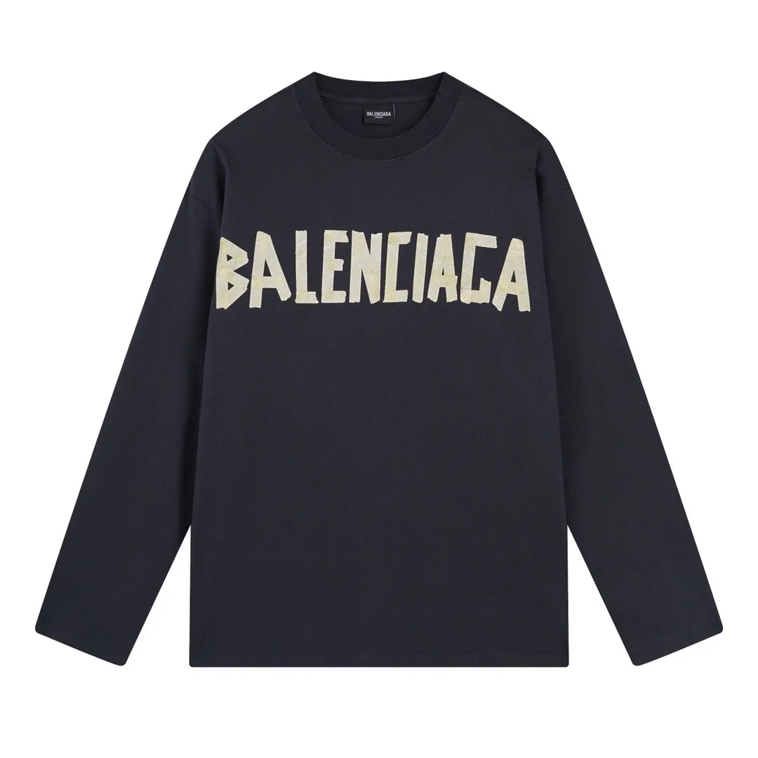 🅿️216 Real photos [Top version. Official website quality] BALENCI*GA/Paris. 23ss latest classic model. Front and rear tape direct printing. Ready-to-wear washed and worn long-sleeved T-shirt. Genuine product developed at the first time, brick cabinet synchronization. Welcome to compare. The fabric is made of Paris ZP custom-woven and dyed 100% cotton with double-yarn compact cotton. The weight is 260 grams. The cloth surface is clean. The cloth pattern is clear, soft and comfortable, and the threads are dyed with no color difference. The classic pattern is directly sprayed by a direct injection machine. Environmentally friendly imported materials, three-dimensional effect. Restored brick cabinet. The garments were washed and aged, and polished by many hands. Produced by ultra-heavy craftsmanship, the market currency is very different, welcome to compare. The version adopts OS loose shoulder design. The same style for men and women. Code: BL225003 Color: dark blue gray, off-white, burgundy, green, black blue, fog blue Size: XS S M L