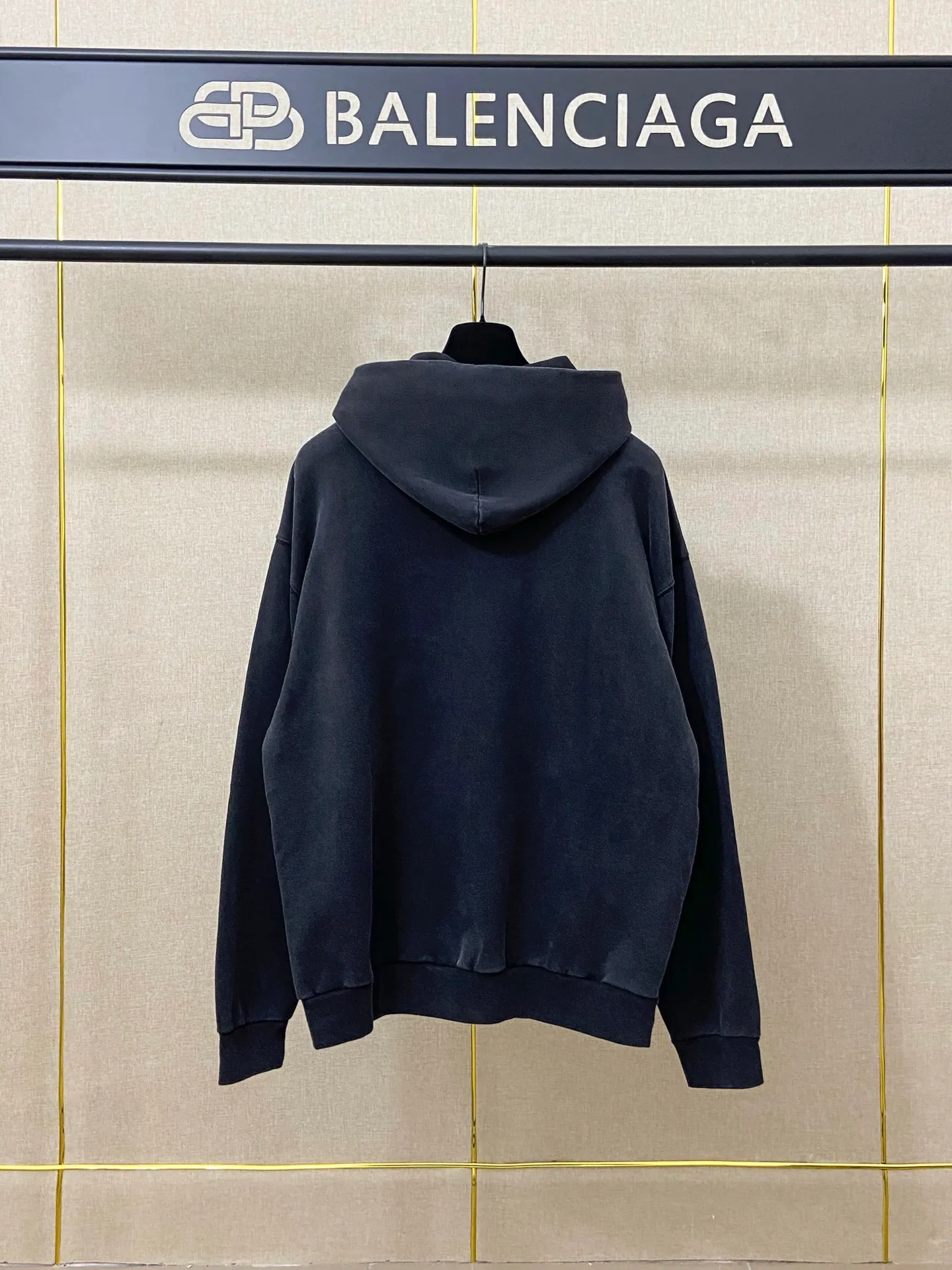 🅿️320 7205# Real photos Top version [[BALENCIA*GA] Official website quality Paris New Los Angeles Night Scene Hooded Sweatshirt OS version Loose dropped shoulders Unisex style Fabric: 480g 100% cotton terry sweatshirt Technology: Front panel digital direct printing Garment wash Distressed Fixed color Color: Washed black apricot Size: XS S M L