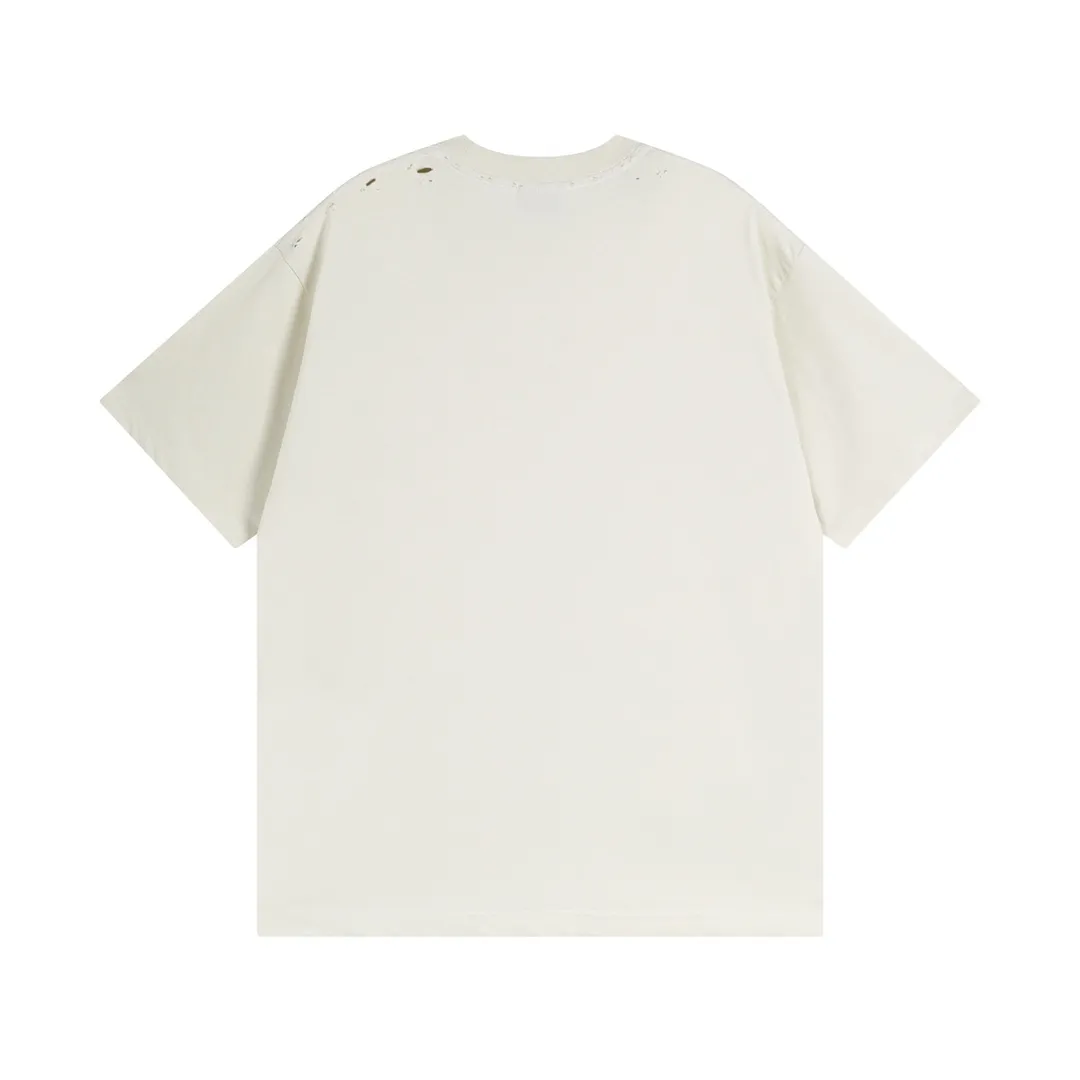 🅿️200 Detailed Picture [Top version. Official website quality] BALENCI*GA/Paris. 2024 new style, foam printed letters on the chest, washed and distressed short-sleeved T-shirt, 2024 new style. All pattern details, color, Y plate customization. Jubie market currency. Brick cabinets are synchronized. Genuine products are developed at the first time, and you can print and compare! The fabric is made of Paris ZP custom-woven and dyed cotton double yarn. Weighing 260 grams, the cloth surface is clean. The cloth pattern is clear, soft and comfortable. The threads are dyed with no color difference. The printing uses environmentally friendly imported foam printing, with clear letters and three-dimensional effect. The entire garment is washed, distressed and worn. The version adopts OS loose shoulder design. Same style for men and women. Code: BL223377 Color: black, pink, rice. Size: XS to L