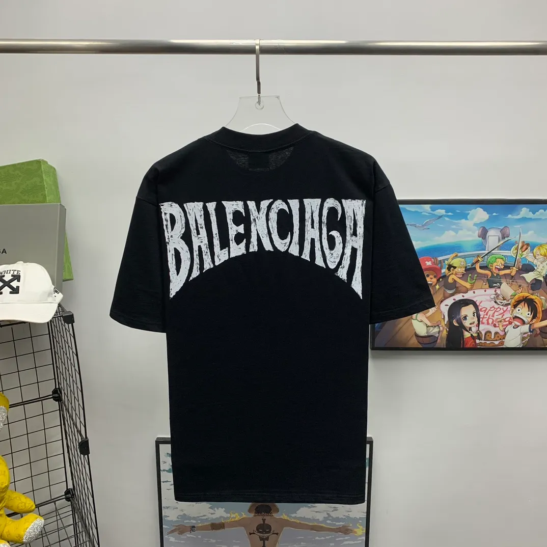 Top tested version 𝐁A𝐋EN𝐂IA𝐆A/Balenciaga Sunset Paris Eiffel Tower T-shirt Fabric: 32 pieces of double yarn 240g - counter synchronization #The highest version on the market The original development of custom-woven fabrics is washed and treated with a full sense of thickness The texture is different from market products Highly restored #Original mold opening Use imported elliptical machine printing Each print is neatly aligned No burrs Hand-printed front and rear platens Precision mesh production stencil Imported environmentally friendly slurry squeegee, the letters are clearly restored, the letter spacing is the same size as the original, highly restored to 24ss, the best-selling model on the market, the same style for men and women size: xs s m l color: white black P: 290