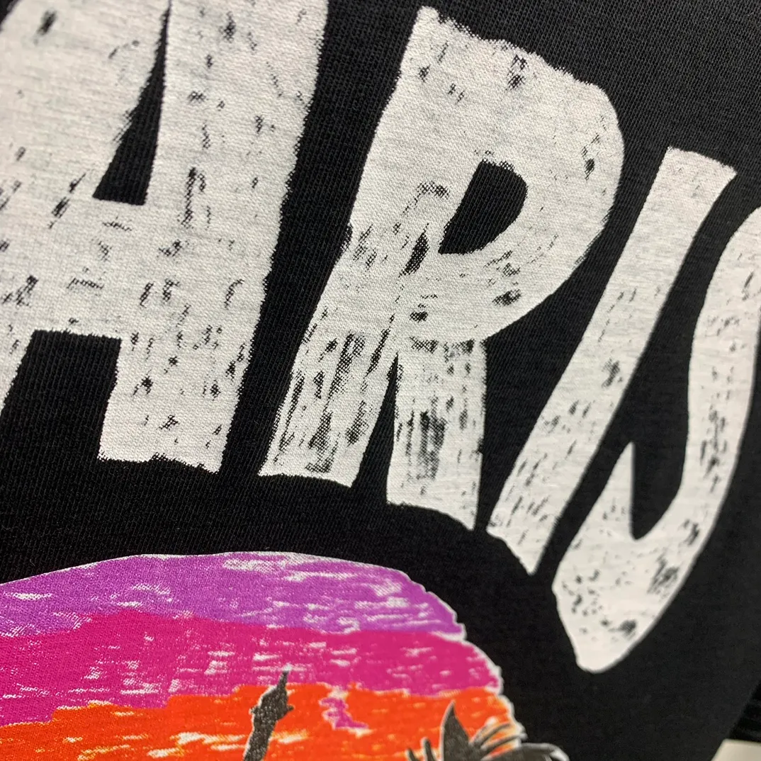 Top tested version 𝐁A𝐋EN𝐂IA𝐆A/Balenciaga Sunset Paris Eiffel Tower T-shirt Fabric: 32 pieces of double yarn 240g - counter synchronization #The highest version on the market The original development of custom-woven fabrics is washed and treated with a full sense of thickness The texture is different from market products Highly restored #Original mold opening Use imported elliptical machine printing Each print is neatly aligned No burrs Hand-printed front and rear platens Precision mesh production stencil Imported environmentally friendly slurry squeegee, the letters are clearly restored, the letter spacing is the same size as the original, highly restored to 24ss, the best-selling model on the market, the same style for men and women size: xs s m l color: white black P: 290