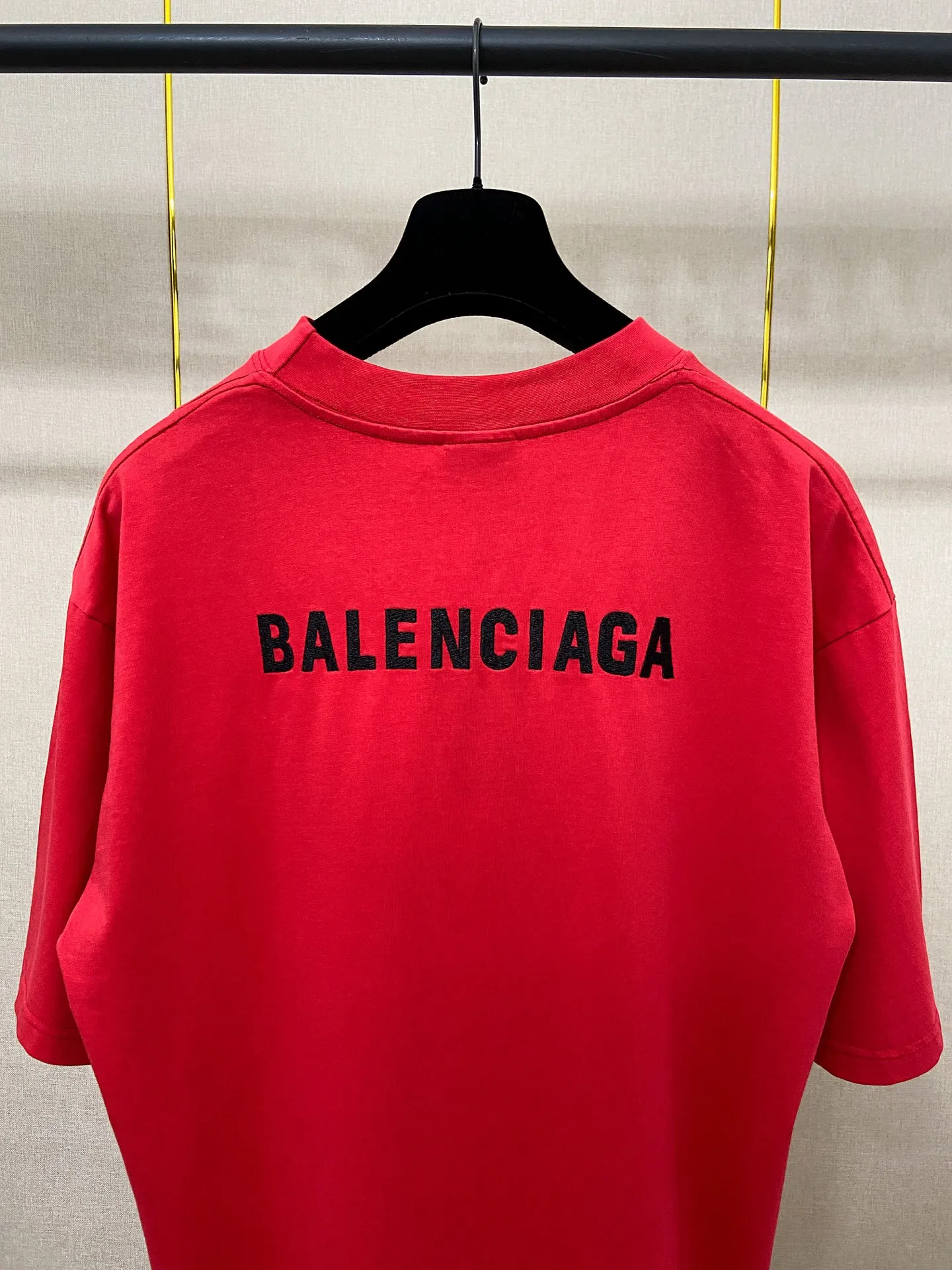 🅿️160 9102# Actual photo top version [[BALENCIA*GA] official website quality Paris new classic letter LOGO front and back embroidered short-sleeved T-shirt OS version loose dropped shoulders Unisex fabric: 260 grams 100% cotton double yarn Technology: front and back embroidery Garment washing Shape solid color Color: black white gray red Size: XS S M L