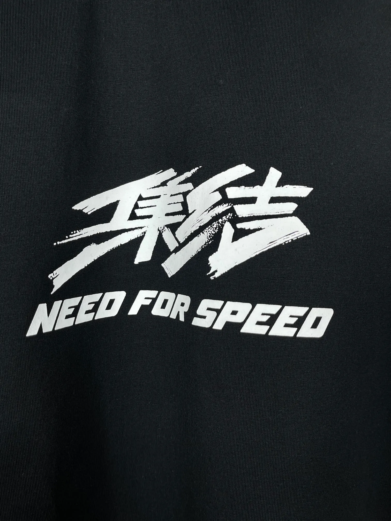🅿️190 real photos [Top version. Official website quality] BALENCI*GA/Paris. SS24 new Balenciaga/Need for Speed: Assembled cooperation series. Front and rear direct-injection printed long-sleeved T-shirts. Brick cabinet synchronization. Genuine product developed at the first time, happy to print and compare! The fabric is made of Paris ZP custom-woven and dyed cotton double yarn. Weighing 260 grams, the cloth surface is clean. The cloth pattern is clear, soft and comfortable. The threads are dyed with no color difference. The printing is made of environmentally friendly imported materials with direct inkjet printing. The pattern letters are clear and the effect is three-dimensional. The version adopts OS loose shoulder style. Same style for men and women. Coding: BL223600 Color: black, white Size: XS S M L