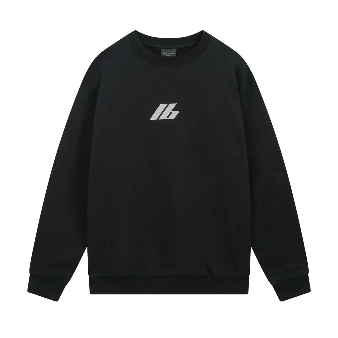 🅿️270 real photos [Top version. Official website quality] BALENCI*GA/Paris. 2024 new model. Front and rear LOGO reflective letter round neck sweatshirt, brick cabinet synchronization. Genuine product developed at the first time, welcome to compare! The fabric is made of Paris ZP custom-woven and dyed cotton terry sweatshirt. Weighing 460 grams, the cloth surface is clean. The cloth pattern is clear, soft and comfortable. The threads are dyed with no color difference. Get reflective film beforehand. The effect will be three-dimensional. Restore the brick cabinet. Different market currency, welcome to compare, the version adopts OS loose shoulder version. Same style for men and women Coding: BL235580 Color: black, off-white Size: XS S M L