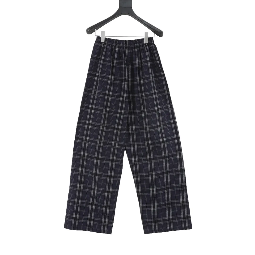 🅿️540 Balenciaga BLCG 25FW blue plaid appliqué suit trousers, light luxury, a must-have item for daily commuting for men and women, correct version, welcome to compare, detailed features · Custom-developed plaid flannel fabric · OS silhouette design · Infrared laser alignment cutting process All alignment · Side diagonal pockets Hooded design · Open mold custom hardware zipper Double puller design · Tajima high-speed embroidery machine 200,000 appliqués · Washing process to enhance the feel · Diagonal pockets on the side of trousers · Pockets decorated with embroidery · Original main mark washed tag packaging Color: Picture color Size: 46-52