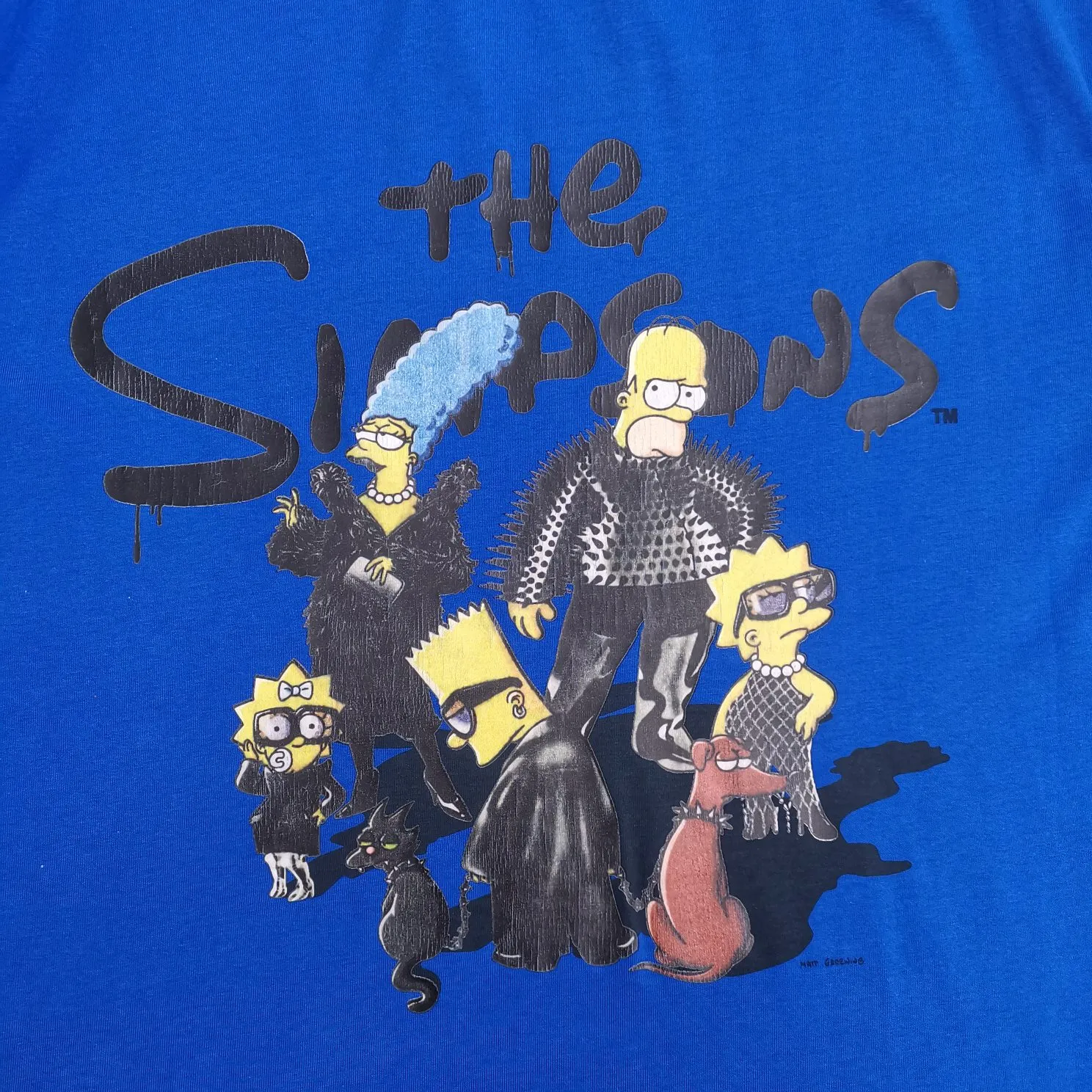 The new top-notch proven version, Balenciaga BALENCIAGA The Simpsons cartoon pattern burst pattern pure cotton loose loose short-sleeved T-shirt for men and women couples, the process uses Kangli printing cracking effect. The front panel printing glue bursting effect uses imported transparent slurry to scrape the bottom to make the printing bursting feel uniform. (PS: If this process is missing, the printing will easily fall off in large areas after cracking.) The embroidery at the hem uses a Tajima embroidery machine imported from Japan, which makes the size and spacing of the letters even, and the hollows of the letters will not be filled. Precise craftsmanship, full of details. The fabric is made of 24S 260g double yarn cotton fabric, brand new, washed, and labeled. Genuine products are consistent and synchronized, and coded authentic products are consistent and synchronized. Top tested version, accurate and flawless.  Color: Black White Yellow Blue Size: XS-L P:260
