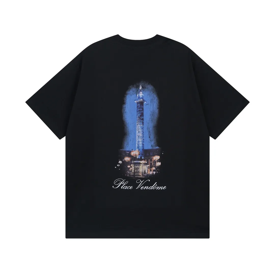 🅿️186 real shots [Top version. Official website quality] BALENCI*GA/Paris. SS24 new Balenciaga Vogue co-branded series. Front and rear LOGO direct-printed short-sleeved T-shirt. Brick cabinet synchronization. Genuine product developed at the first time, happy to print and compare! The fabric is made of Paris ZP custom-woven and dyed cotton double yarn. Weighing 260 grams, the cloth surface is clean. The cloth pattern is clear, soft and comfortable. The threads are dyed with no color difference. The printing is made of environmentally friendly imported materials with direct inkjet printing. The pattern letters are clear and the effect is three-dimensional. The version adopts OS loose shoulder style. Same style for men and women. Code: BL223399 Color: black, red, off-white Size: XS S M L