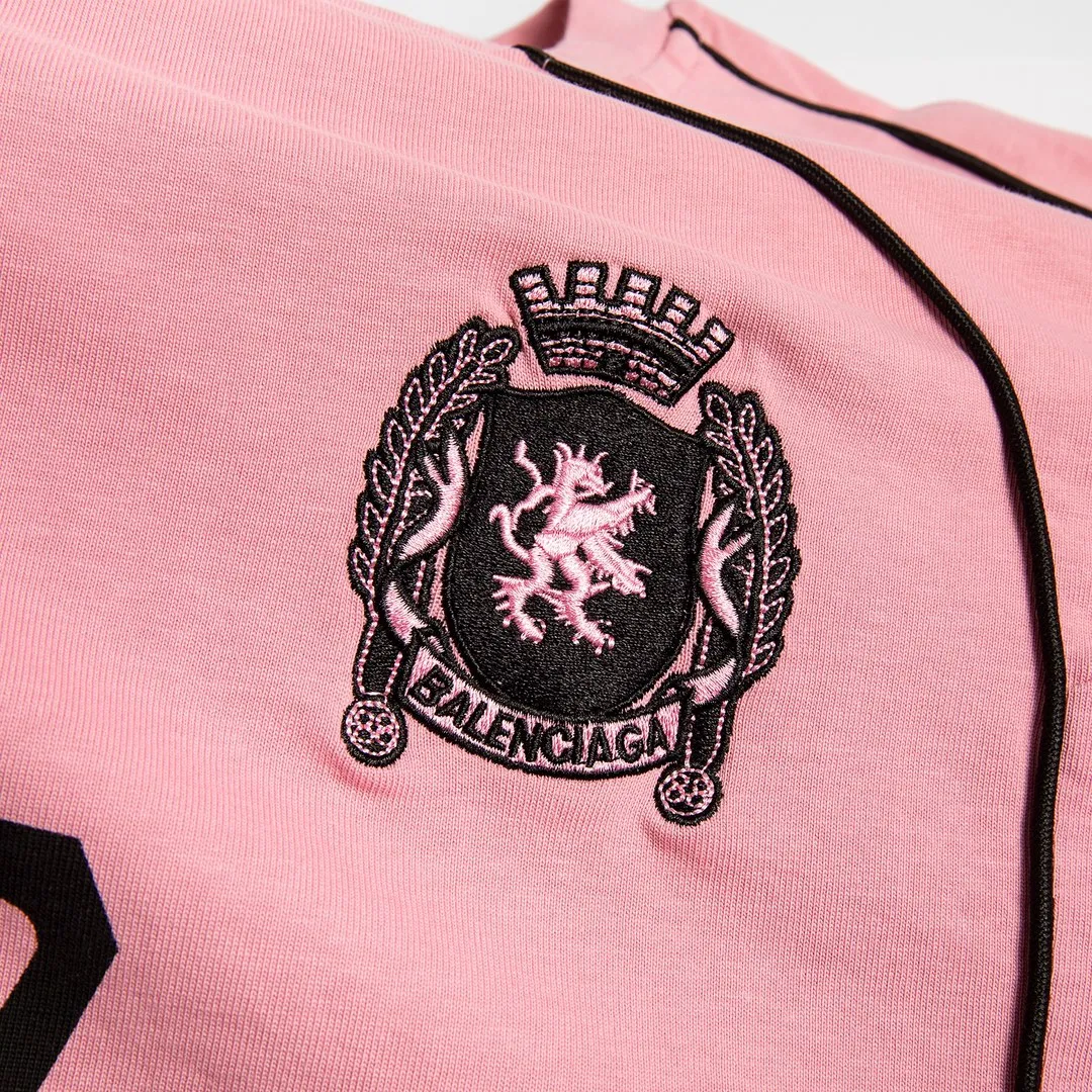 🅿️250 8151# Detailed picture Top version [[BALENCIA*GA] official website quality Paris new joint football jersey long-sleeved T-shirt OS version Loose dropped shoulders Unisex fabric: 260g 100% cotton double yarn Process: front and rear panel printing front panel embroidery garment wash shaping solid color Color: black white pink red fluorescent yellow Size: XS S M L