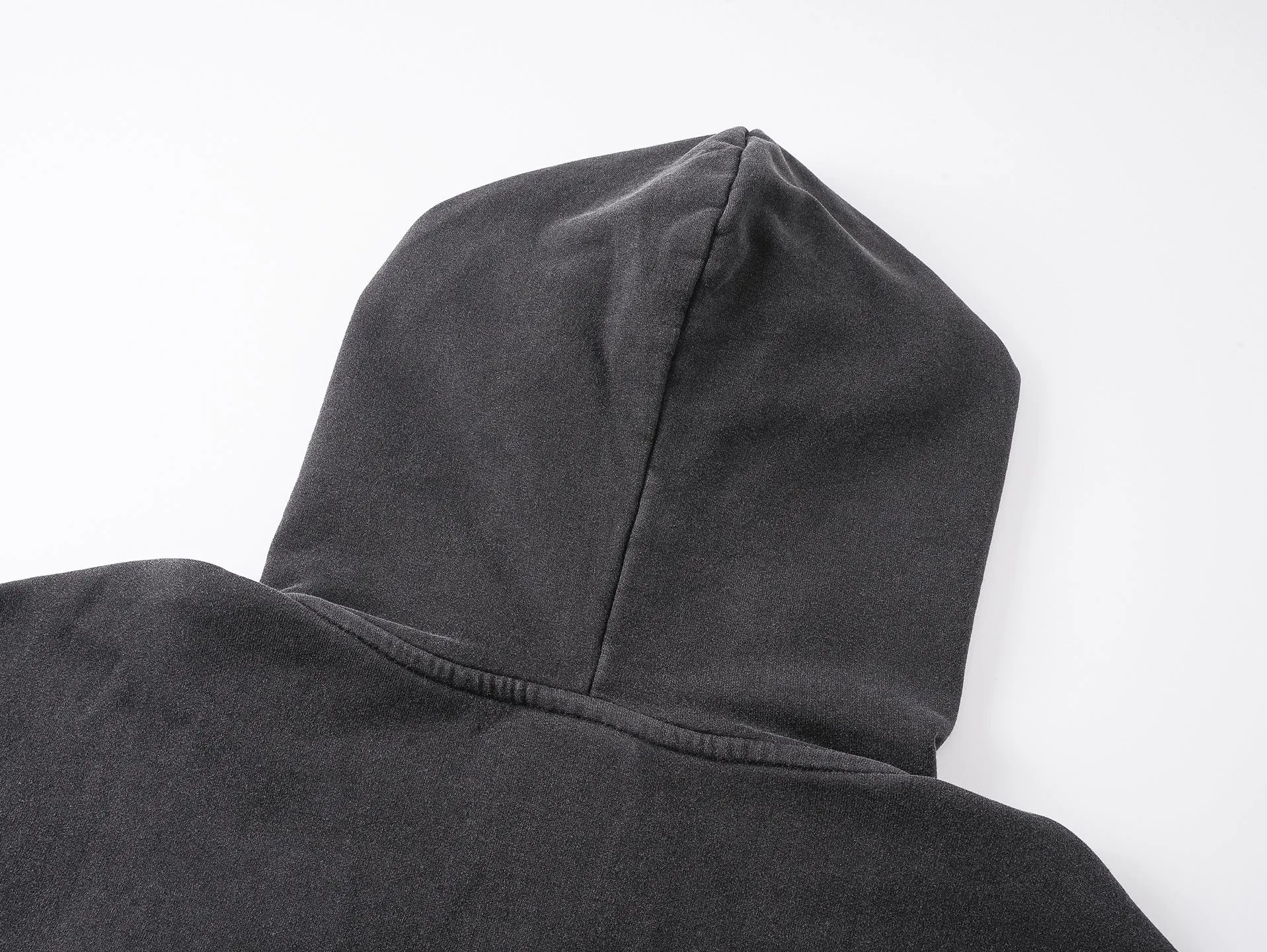 🅿️350 BALENCI*GA Paris co-branded puma series hooded long-sleeved sweatshirt. The front pattern is printed with environmentally friendly imported rubber paddles. The garment is washed and aged. The letters are clear. The effect is three-dimensional. Exclusively woven and dyed 460g fabric. Threads are dyed in the same vat with zero color difference. Brick cabinet synchronization. Welcome to compare. Same style for men and women -Color: washed black -SIZE: Xs S M L Style No. 8967#