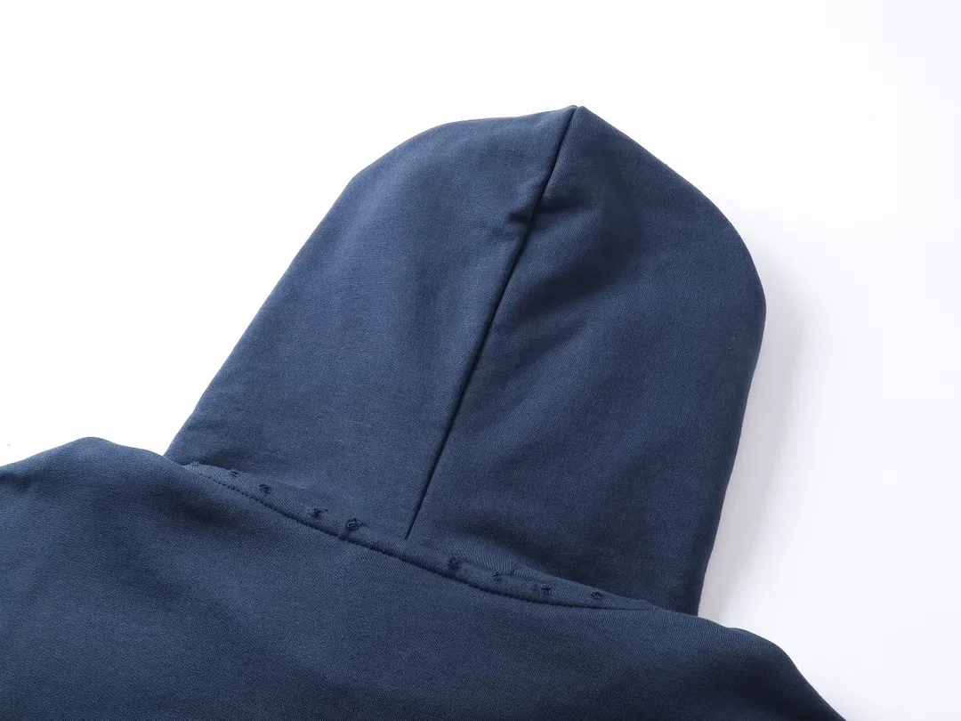 🅿️356 Detailed Pictures [Top version. Official website quality] BALENCI*GA/Paris. 2023 latest mud hand-painted frayed washed and distressed long-sleeved hooded sweatshirt. The brick cabinets are synchronized. ⚠️ Differentiate the market currency. Developed by YB. The color is black and blue. Worn. The hand-painted is consistent with ZP, ‼ ️The fabric is made of Paris ZP custom-woven and dyed cotton sweatshirt. The weight is 450 grams. The cloth surface is clean. The cloth pattern is clear, soft and comfortable. The threads are dyed with no color difference. Ready-made garments are hand-painted, worn, and distressed, with heavy craftsmanship. Comparisons welcome. The version adopts OS loose shoulder design. Same style for men and women. Code: BL238003 Color: black blue, off-white, blue Size: XS S M L